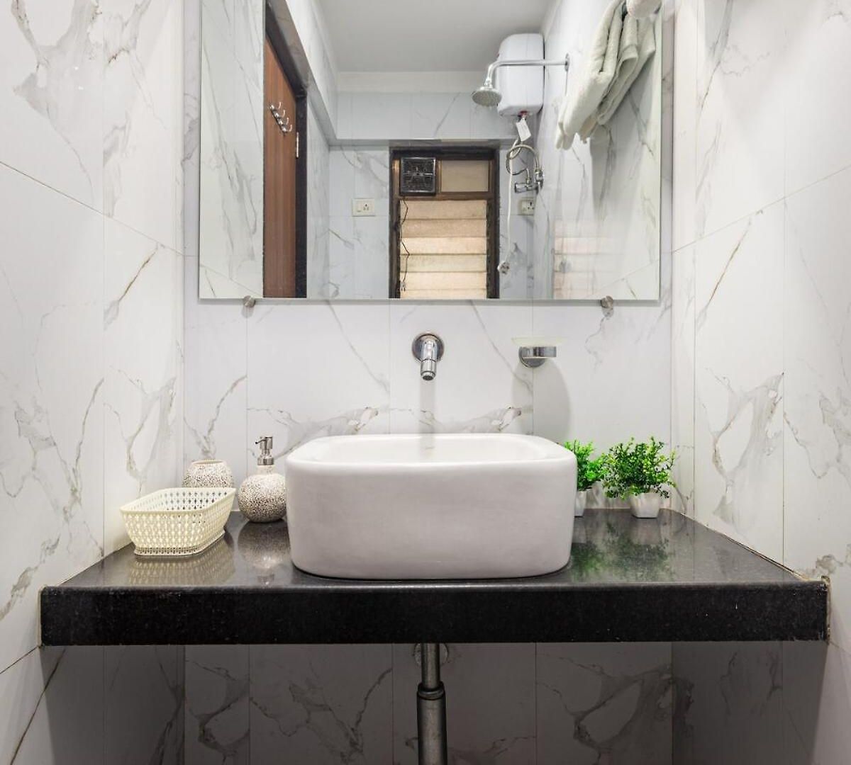 Treat Homes Service In Bkc Sindhuratna 701