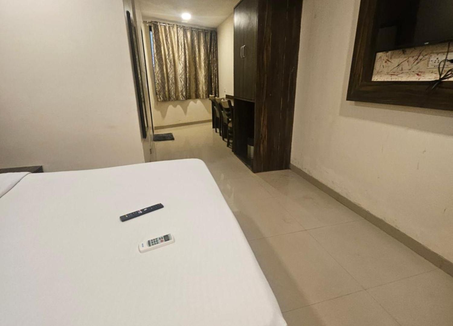 Prime Addore Palacee - Near Airport , Visa Consultant , Jio World Convention Centre Bkc Hotel 3*