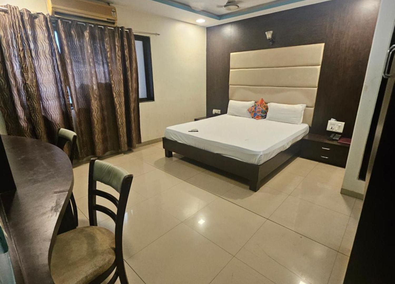 Hotel Prime Addore Palacee - Near Airport , Visa Consultant , Jio World Convention Centre Bkc Mumbai