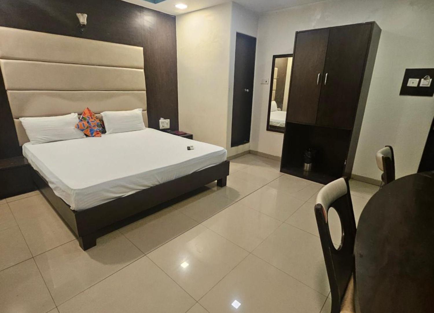Hotel Prime Addore Palacee - Near Airport , Visa Consultant , Jio World Convention Centre Bkc 3*