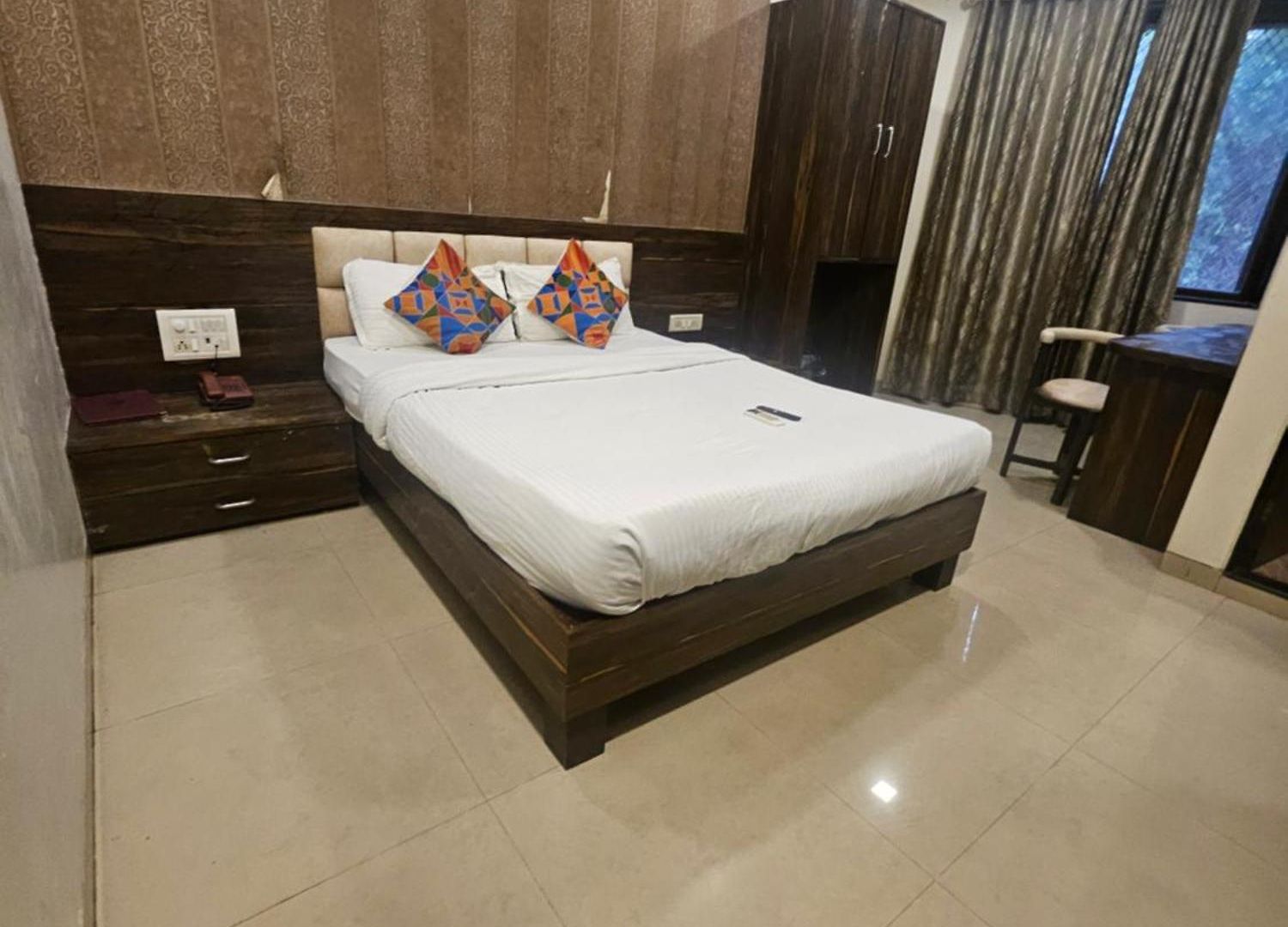 Prime Addore Palacee - Near Airport , Visa Consultant , Jio World Convention Centre Bkc 3*
