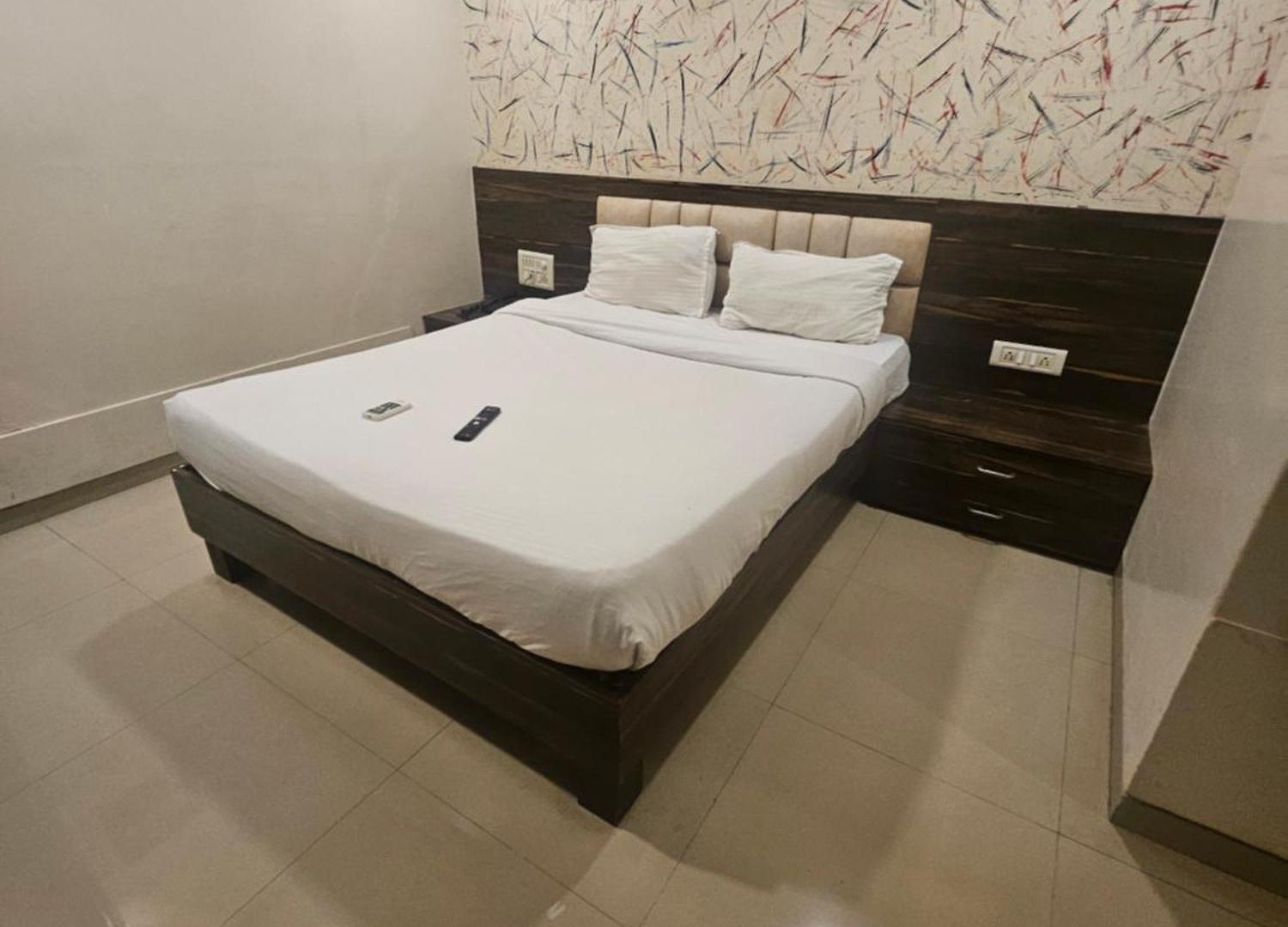 Hotel Prime Addore Palacee - Near Airport , Visa Consultant , Jio World Convention Centre Bkc 3*