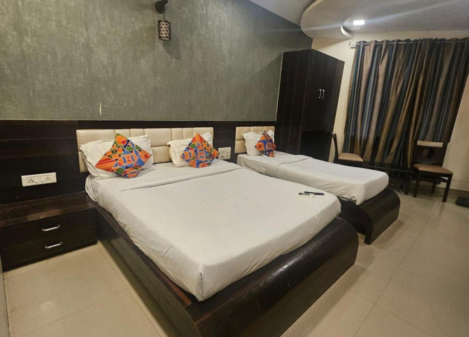 Prime Addore Palacee - Near Airport , Visa Consultant , Jio World Convention Centre Bkc Hotel Mumbai