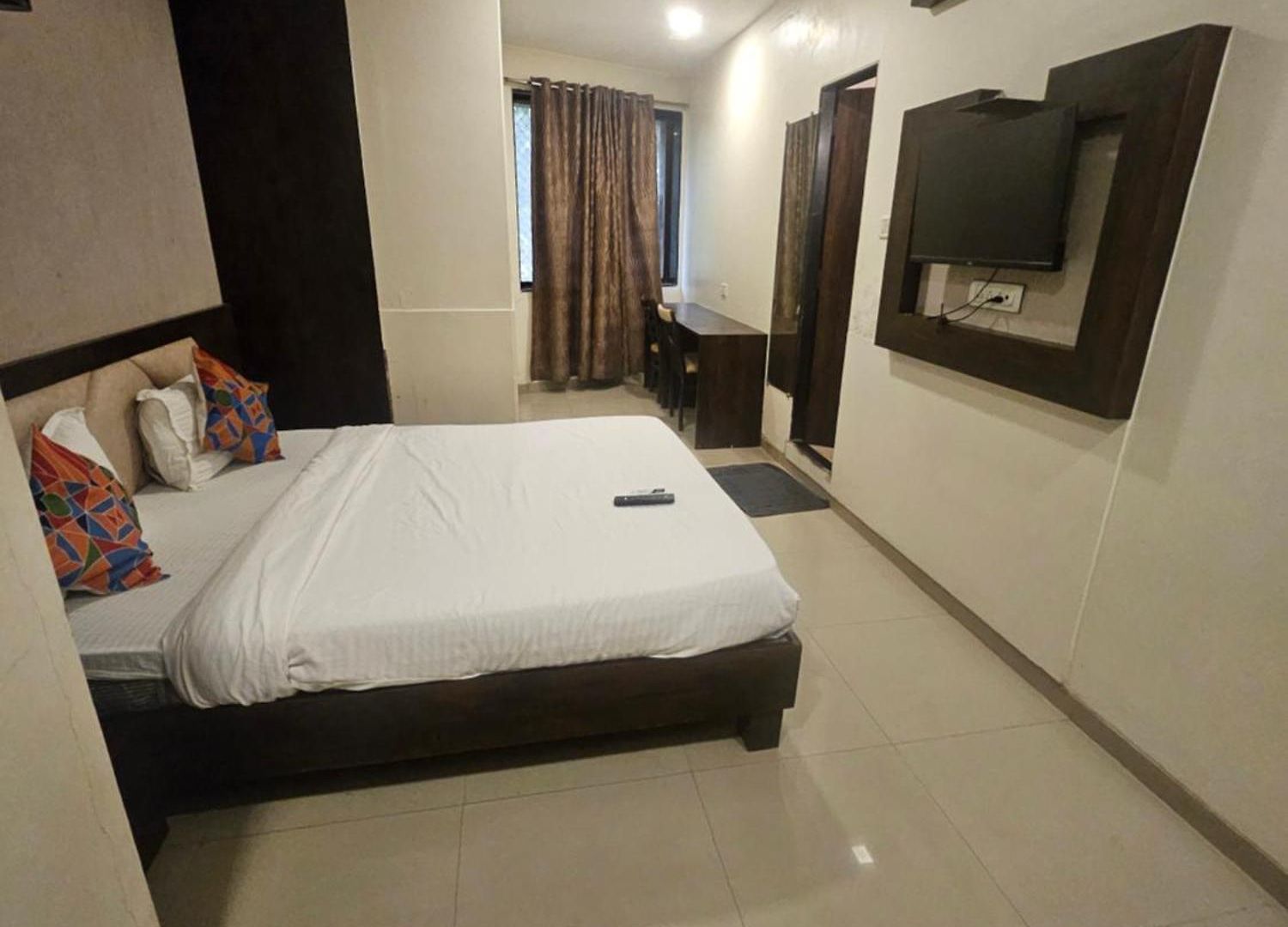 Prime Addore Palacee - Near Airport , Visa Consultant , Jio World Convention Centre Bkc