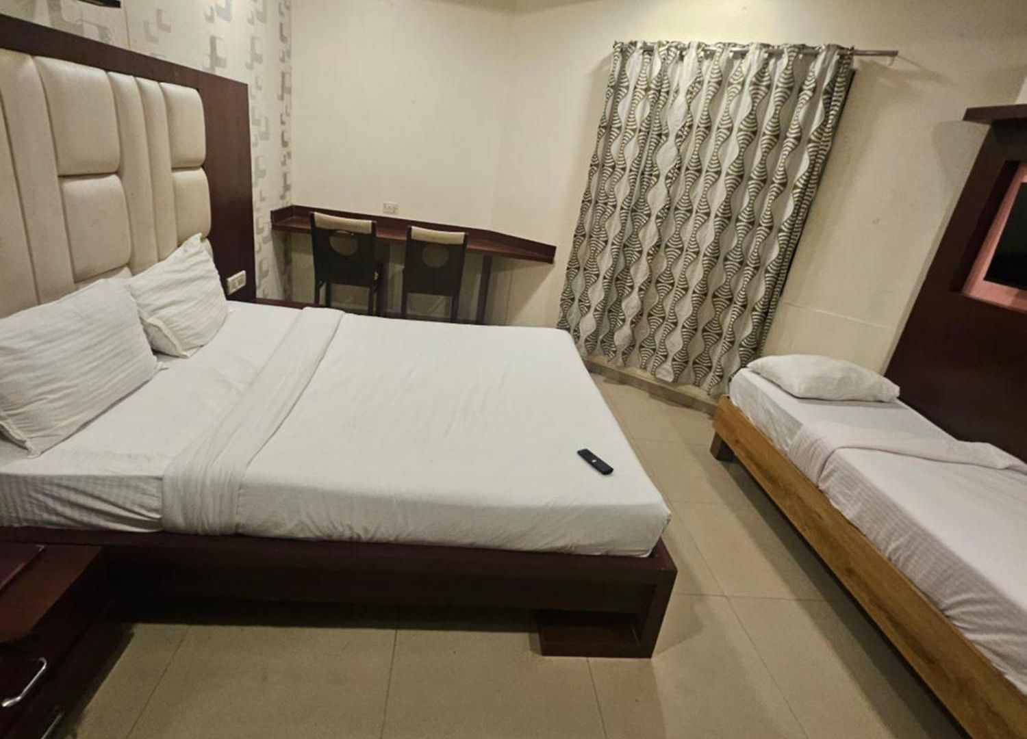 Hotel Prime Addore Palacee - Near Airport , Visa Consultant , Jio World Convention Centre Bkc 3*