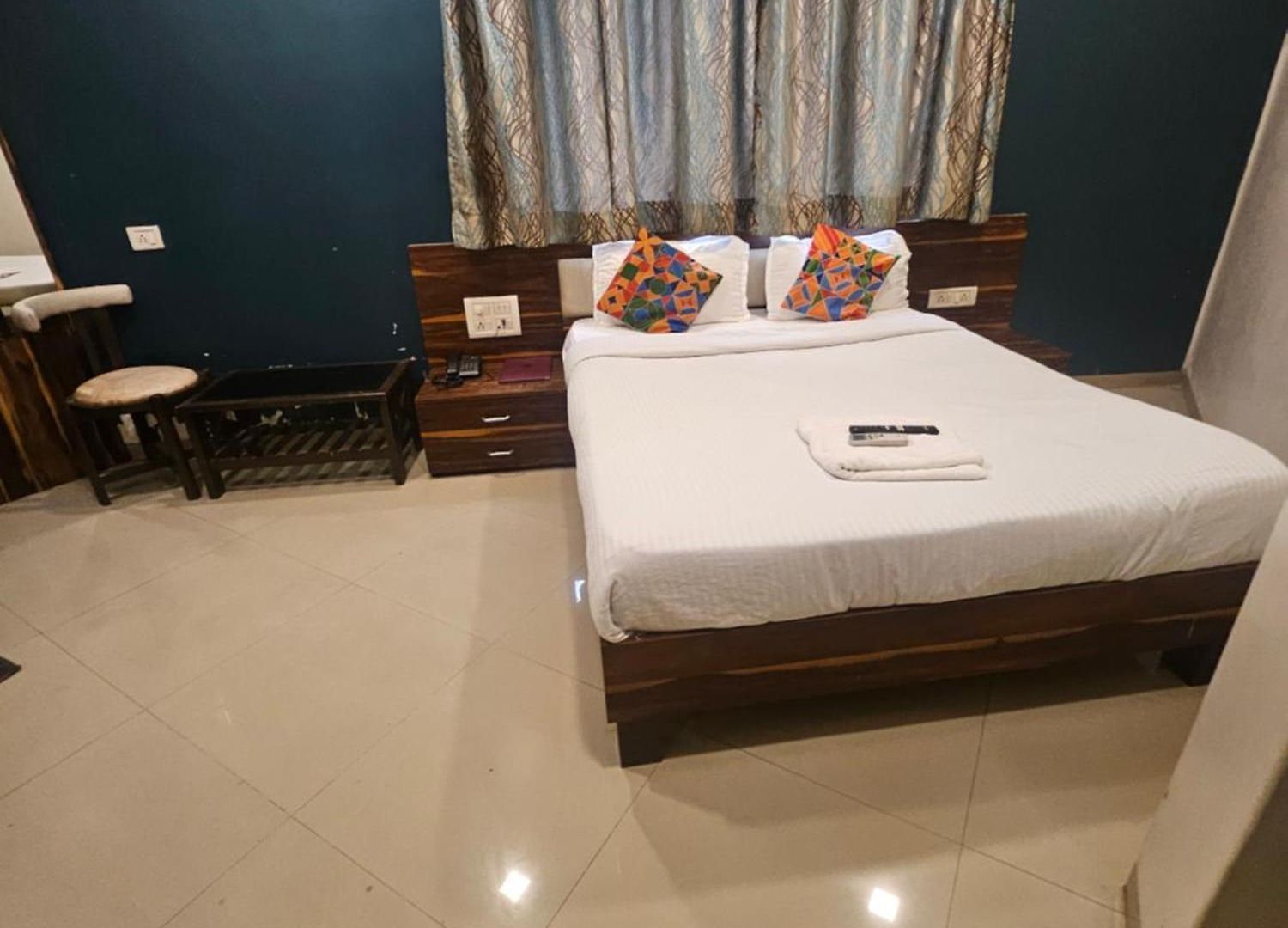 Prime Addore Palacee - Near Airport , Visa Consultant , Jio World Convention Centre Bkc Hotel Mumbai