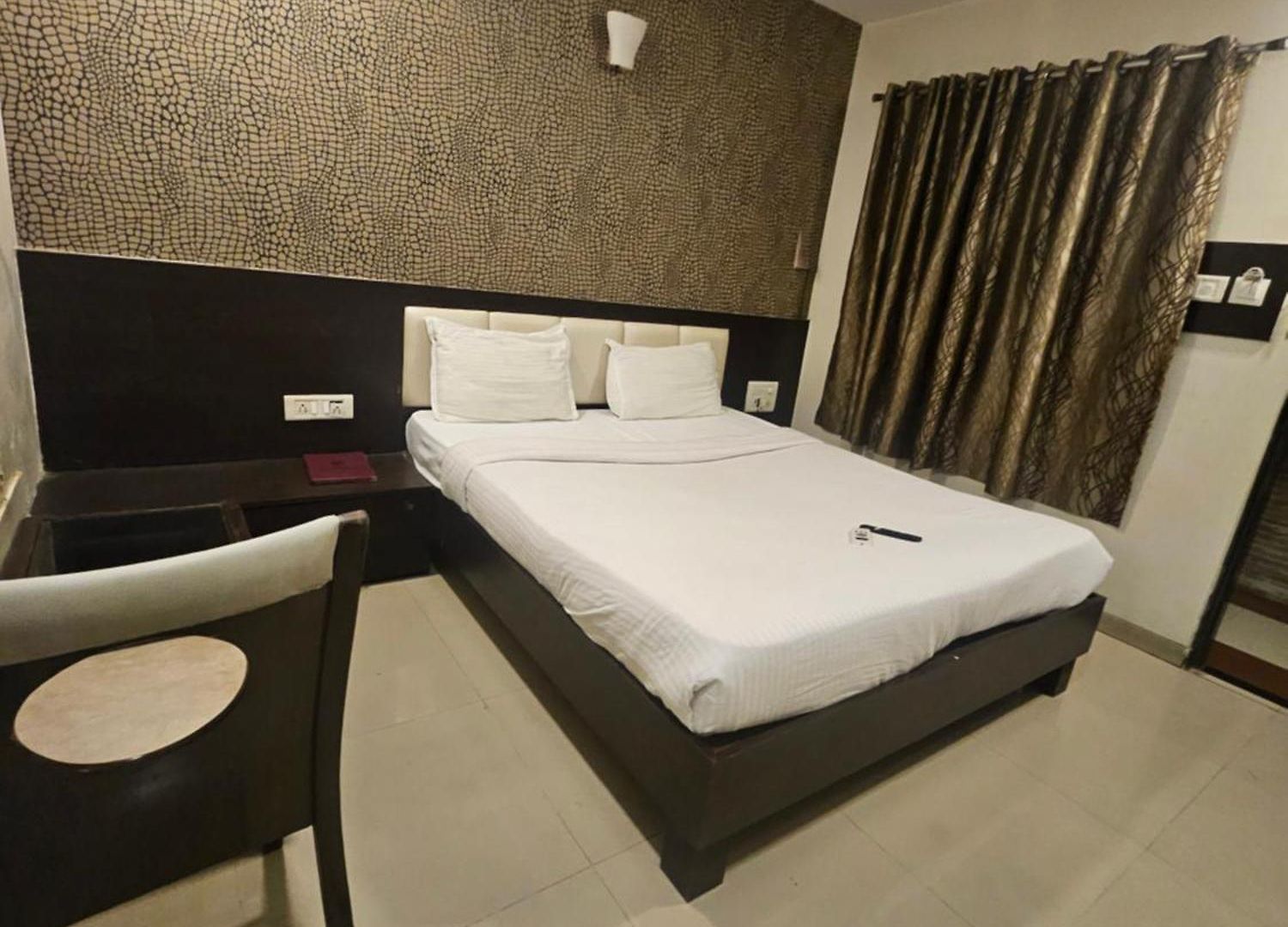 Prime Addore Palacee - Near Airport , Visa Consultant , Jio World Convention Centre Bkc 3*