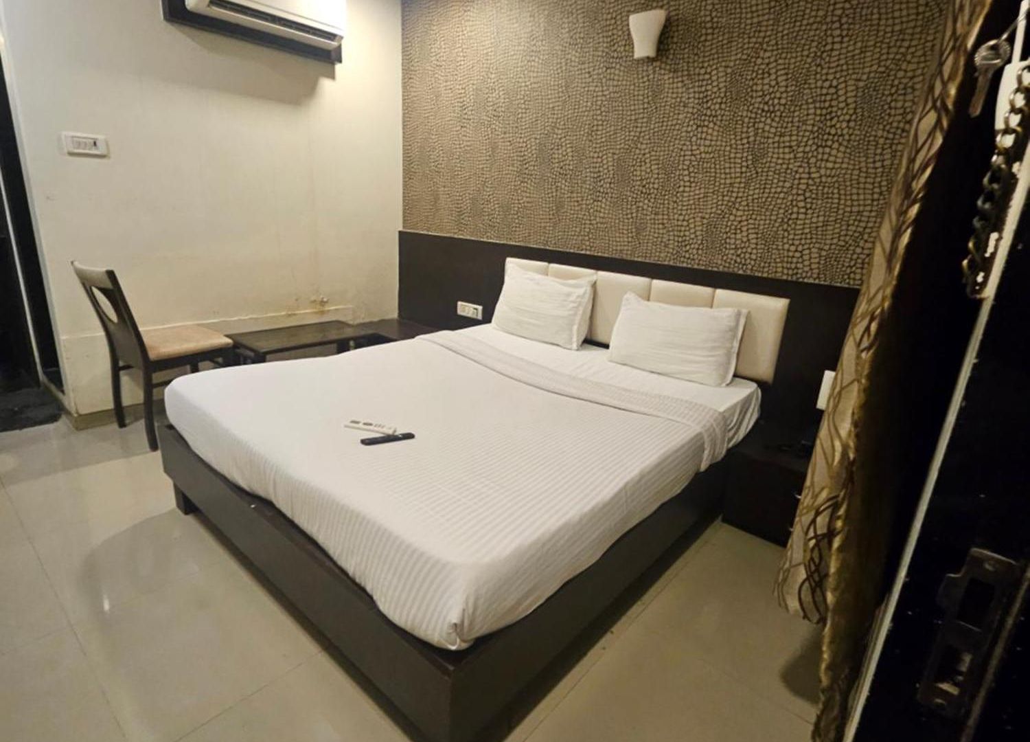 Prime Addore Palacee - Near Airport , Visa Consultant , Jio World Convention Centre Bkc Mumbai