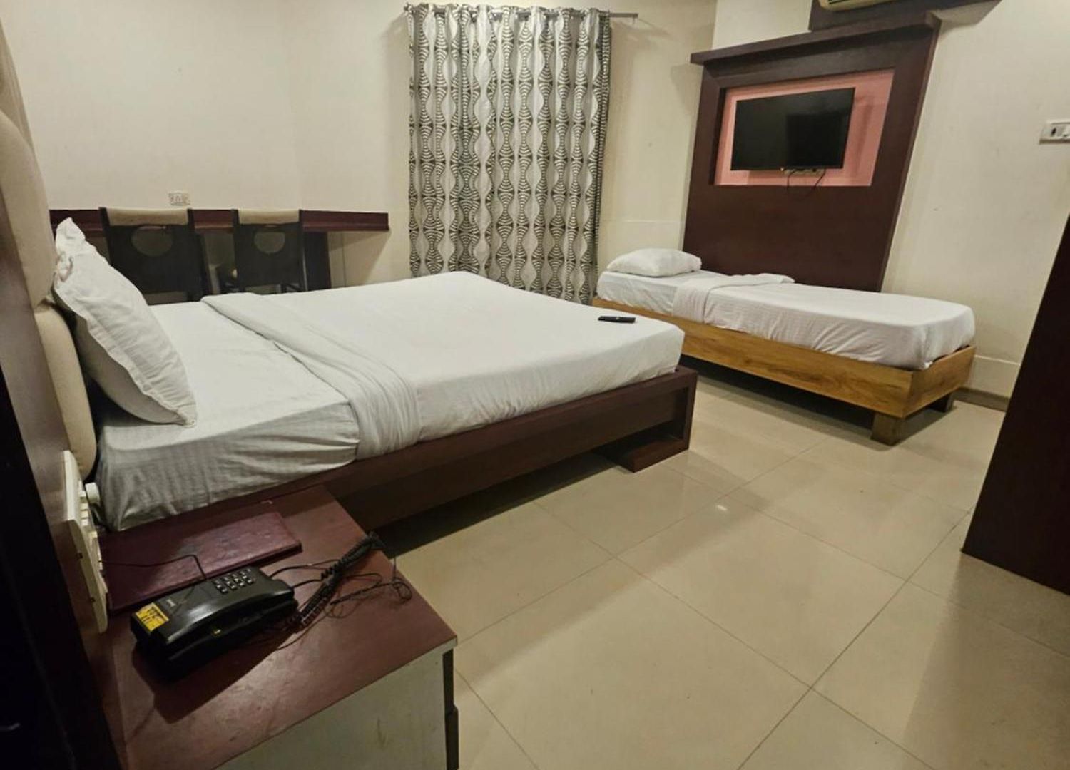 Hotel Prime Addore Palacee - Near Airport , Visa Consultant , Jio World Convention Centre Bkc 3*