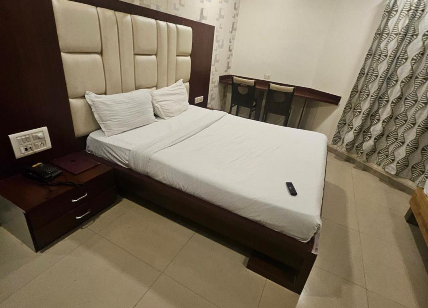 Hotel Prime Addore Palacee - Near Airport , Visa Consultant , Jio World Convention Centre Bkc