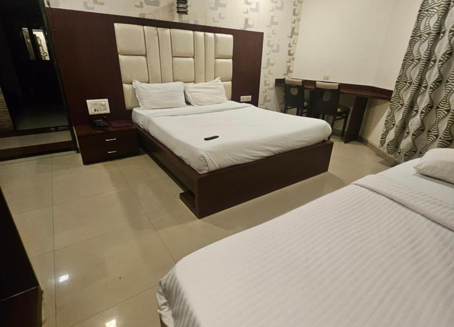 Prime Addore Palacee - Near Airport , Visa Consultant , Jio World Convention Centre Bkc Hotel Mumbai