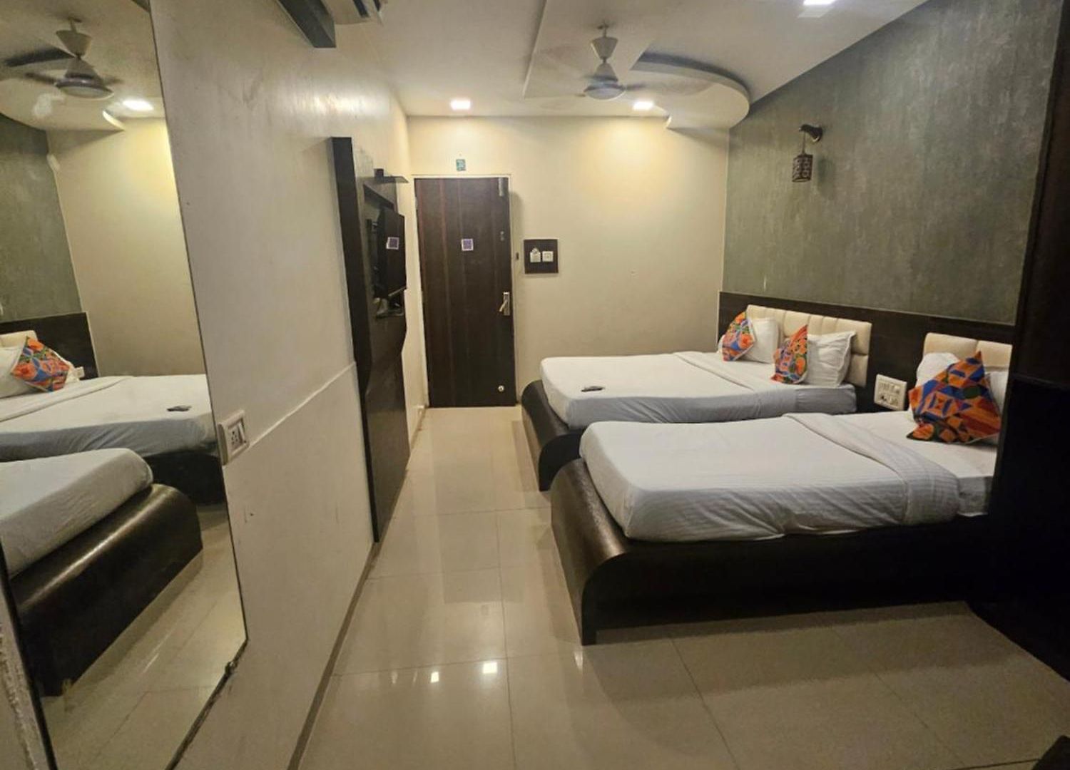 Prime Addore Palacee - Near Airport , Visa Consultant , Jio World Convention Centre Bkc 3*