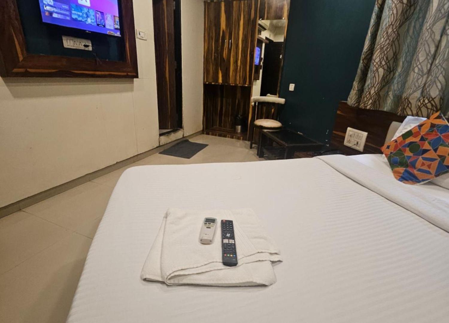 Prime Addore Palacee - Near Airport , Visa Consultant , Jio World Convention Centre Bkc Mumbai