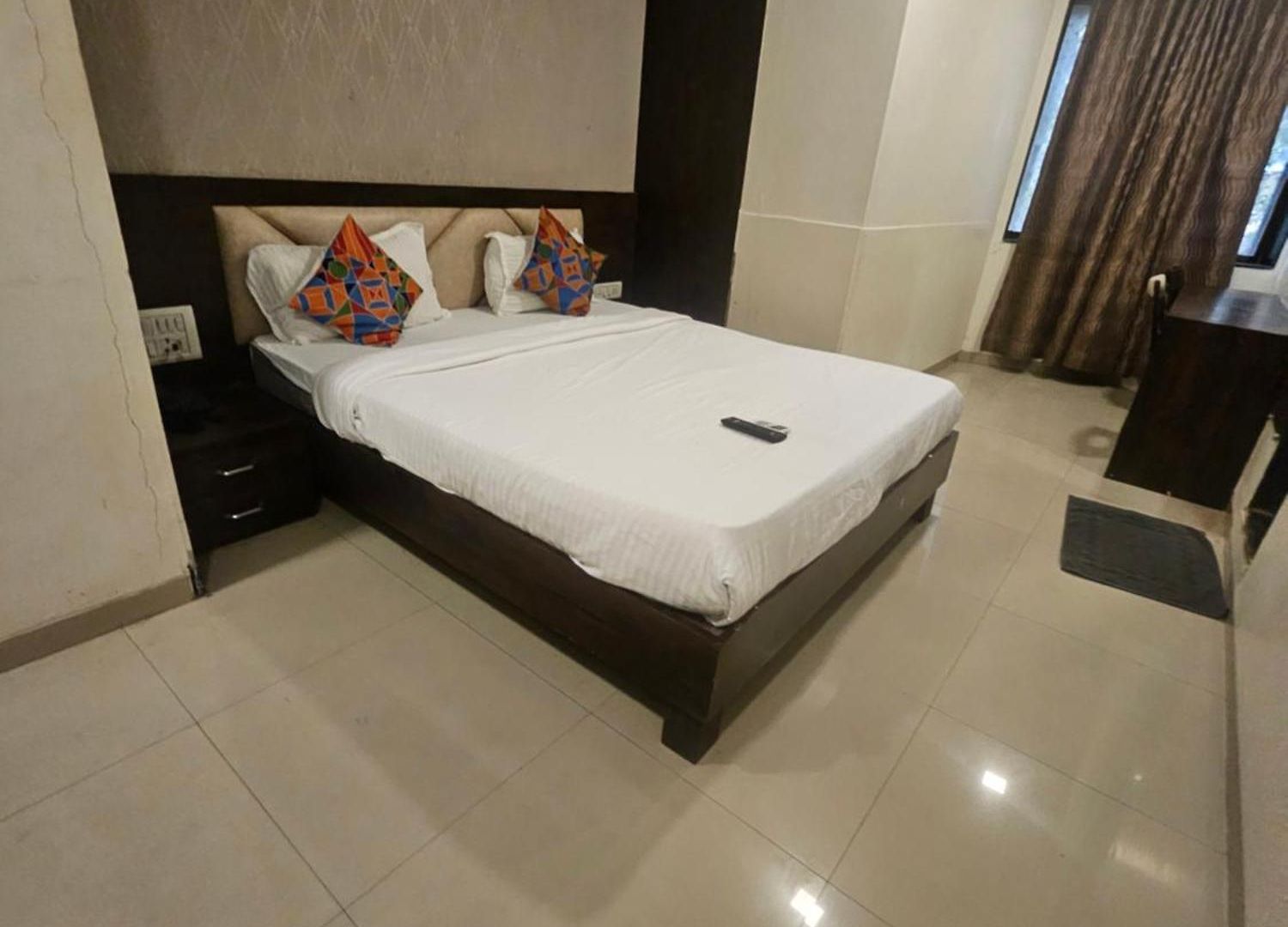Prime Addore Palacee - Near Airport , Visa Consultant , Jio World Convention Centre Bkc 3*