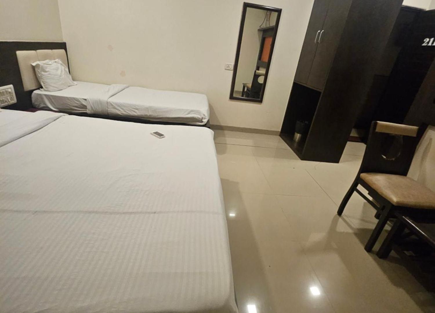 Prime Addore Palacee - Near Airport , Visa Consultant , Jio World Convention Centre Bkc Hotel Mumbai