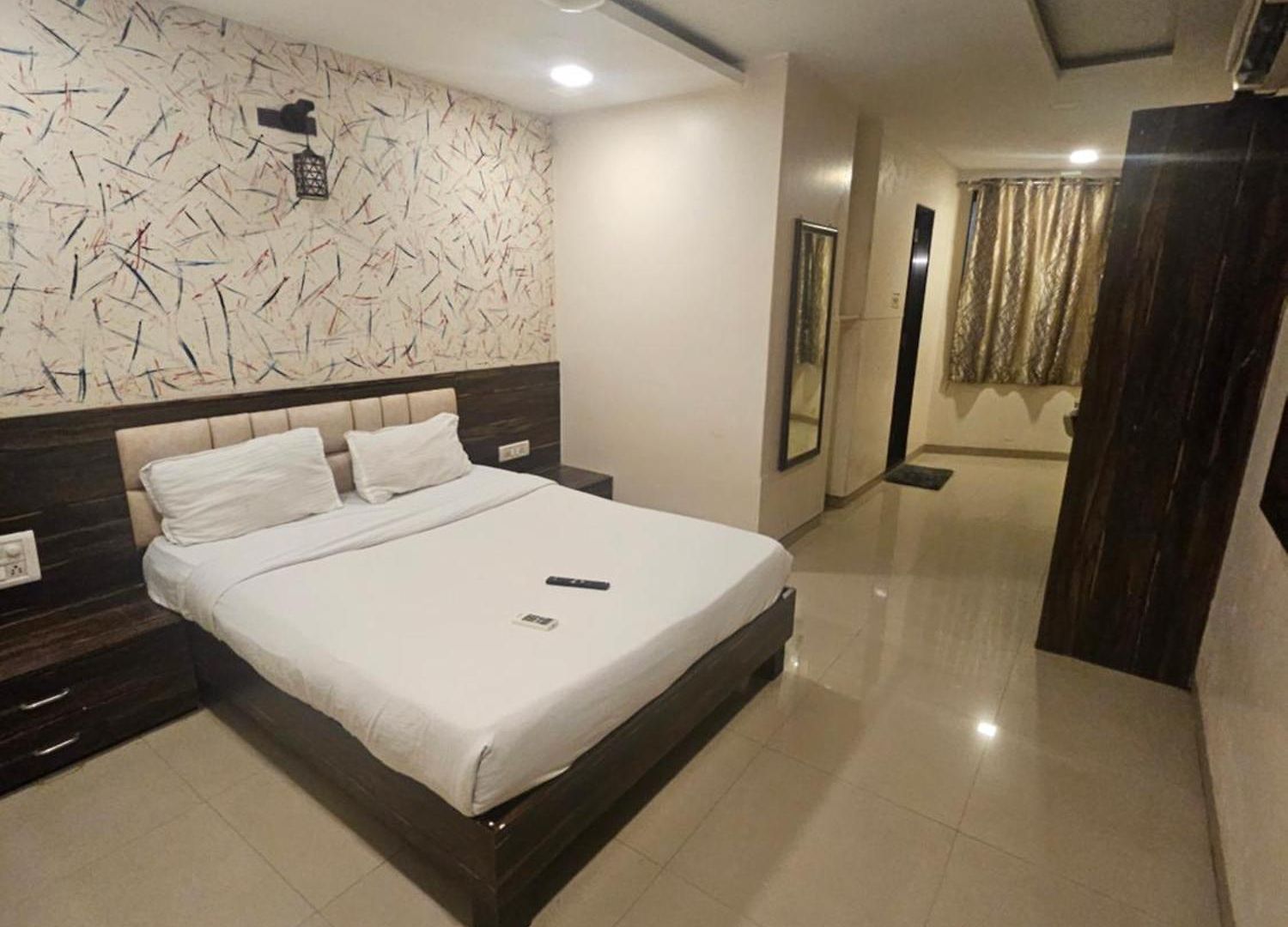 Hotel Prime Addore Palacee - Near Airport , Visa Consultant , Jio World Convention Centre Bkc Mumbai