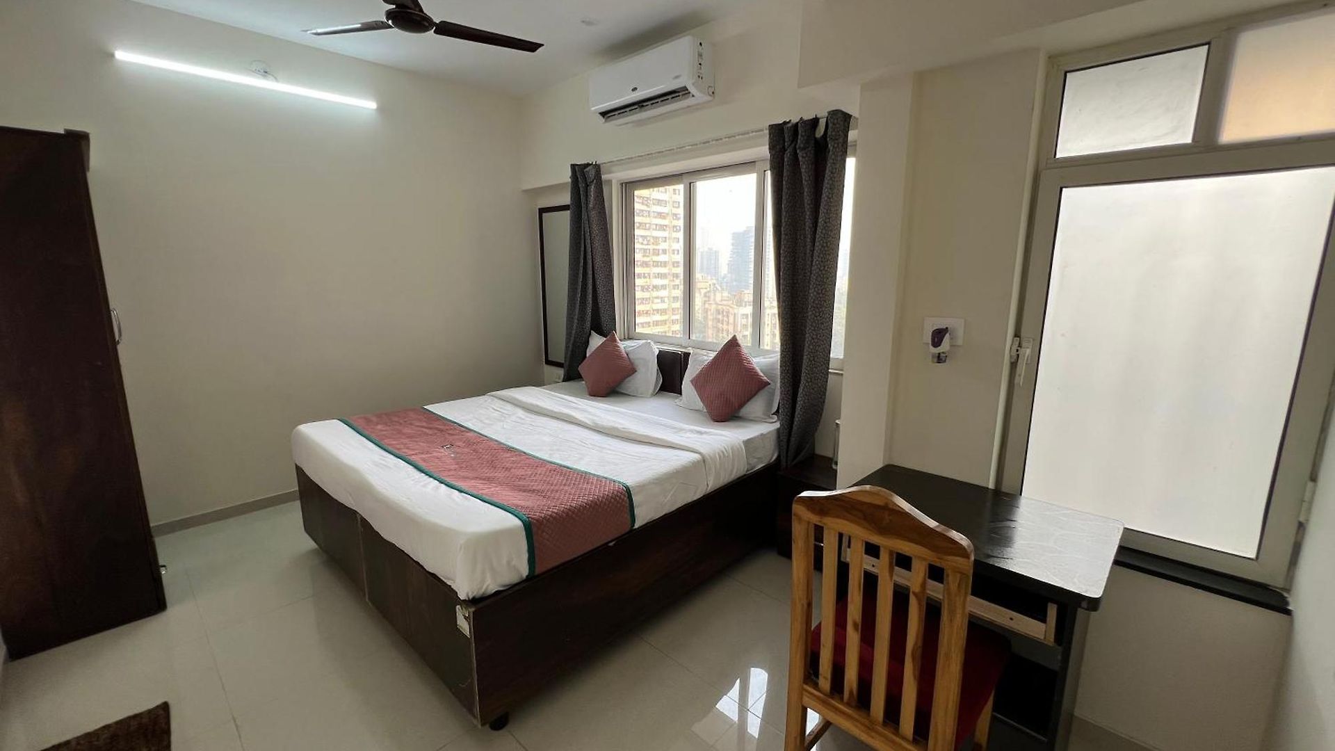Hotel Pinaki Comfort Malad - Near Nesco & Oberoi Mall