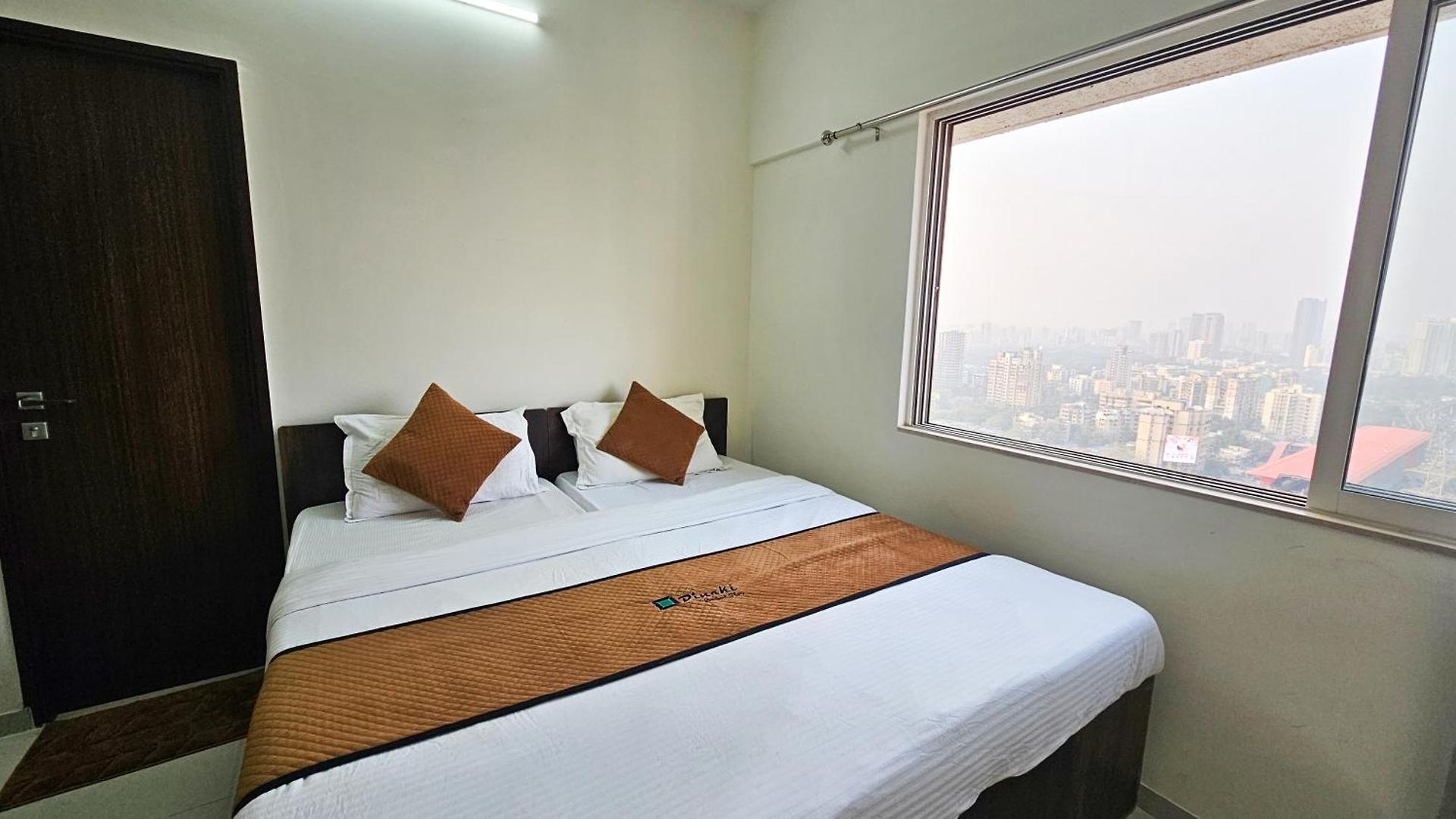 Hotel Pinaki Comfort Malad - Near Nesco & Oberoi Mall
