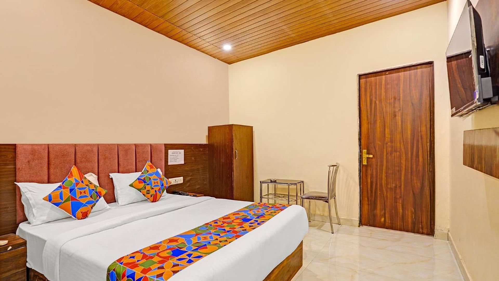 Via Surya Grand Guest house *
