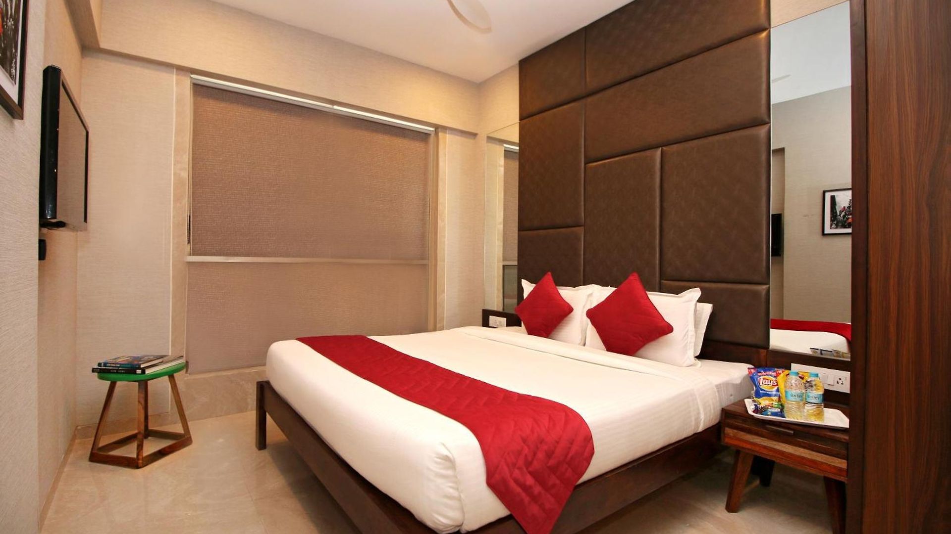 Theory9 Premium Service Khar Apartment *
