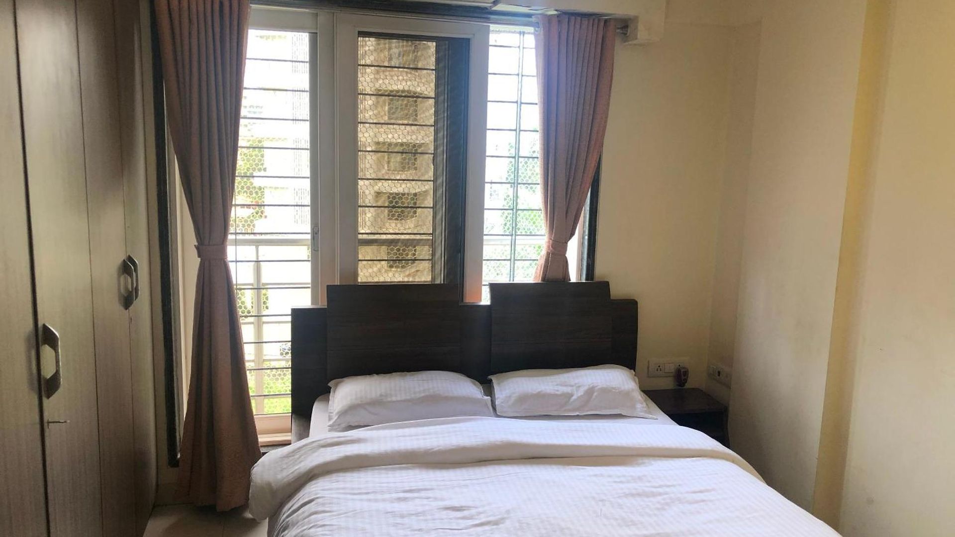 Treat Homes Service In Bkc Siddhant 401 Homestay *