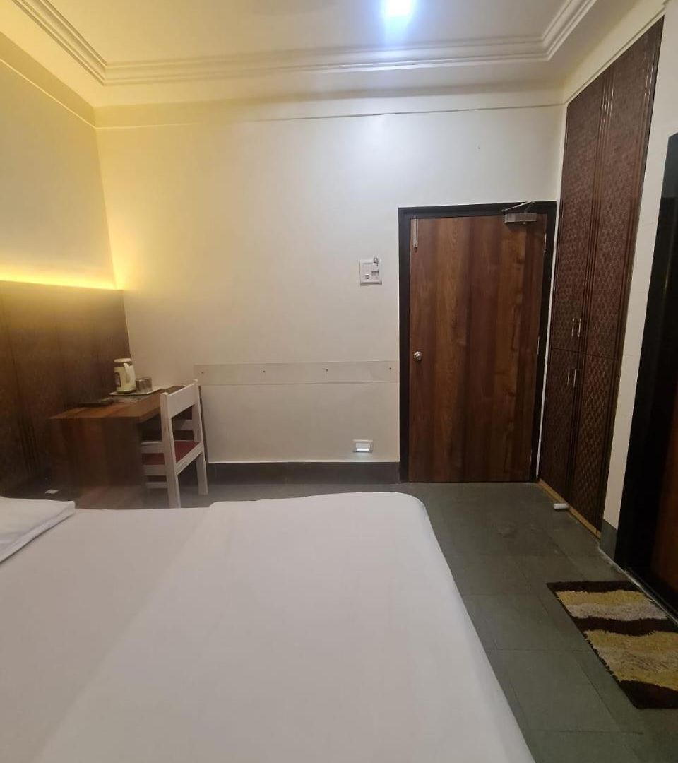 Sharda Hotel 3*