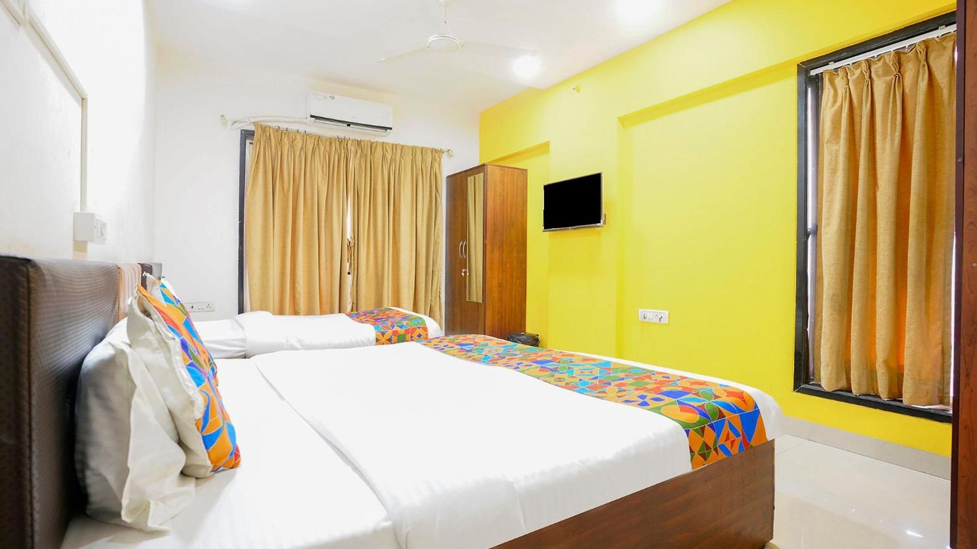 Hotel Fabhotel Rio House