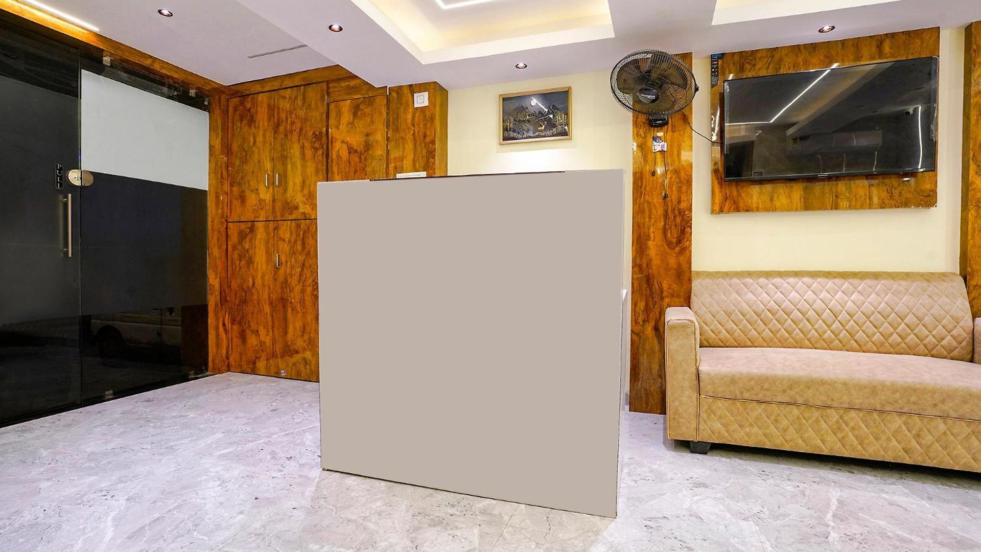 Crystal By Glitz Hotel Mumbai