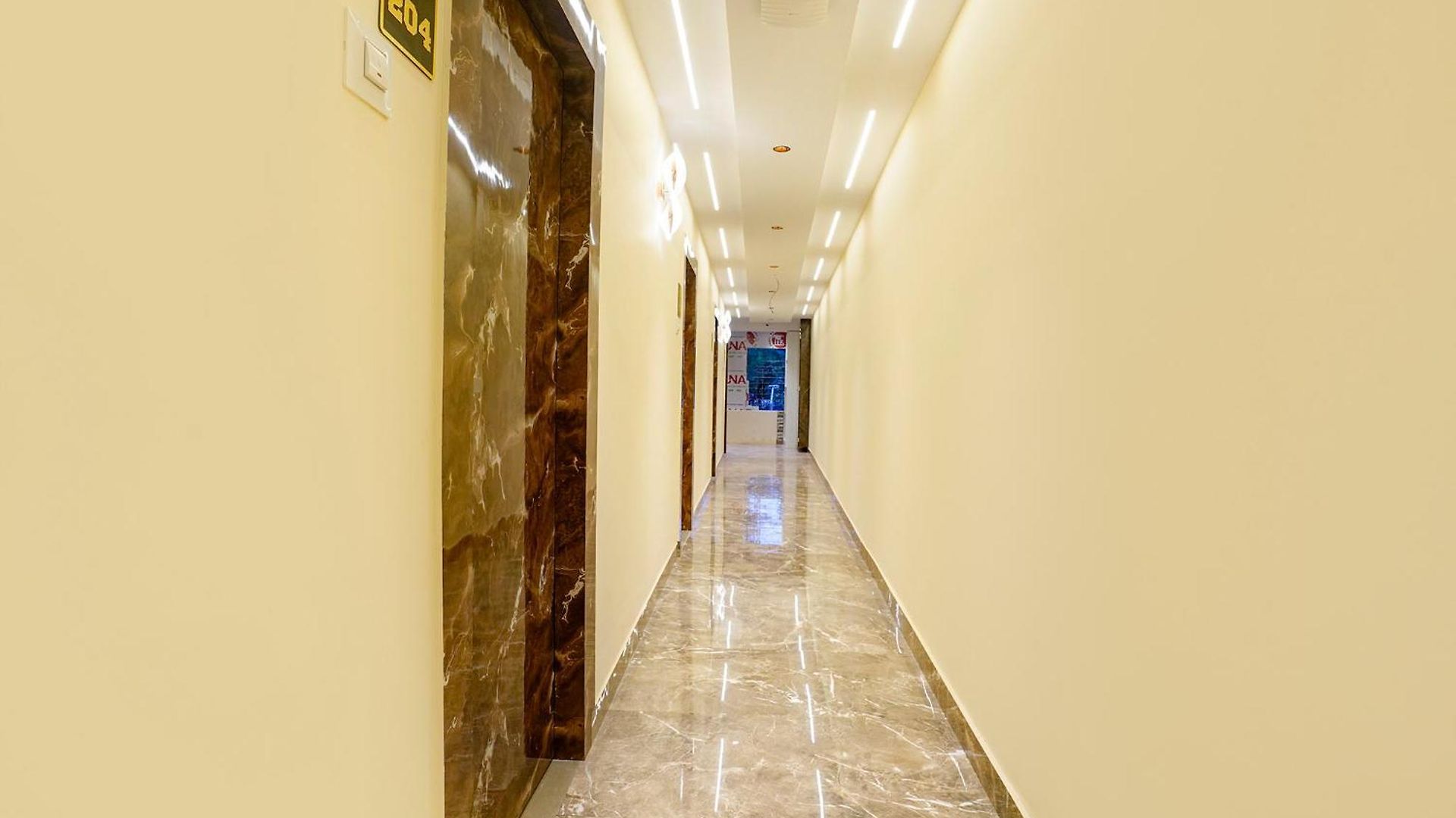 Crystal By Glitz Hotel