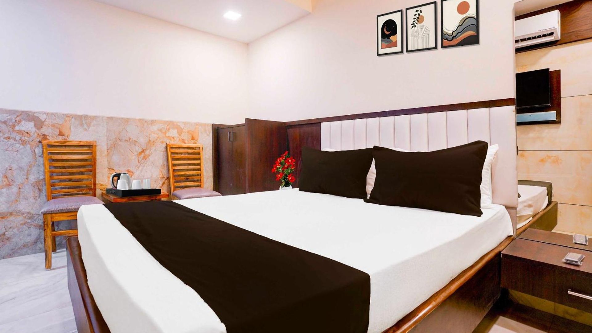 Hotel Townhouse Nandiwali Bus Terminal 3*