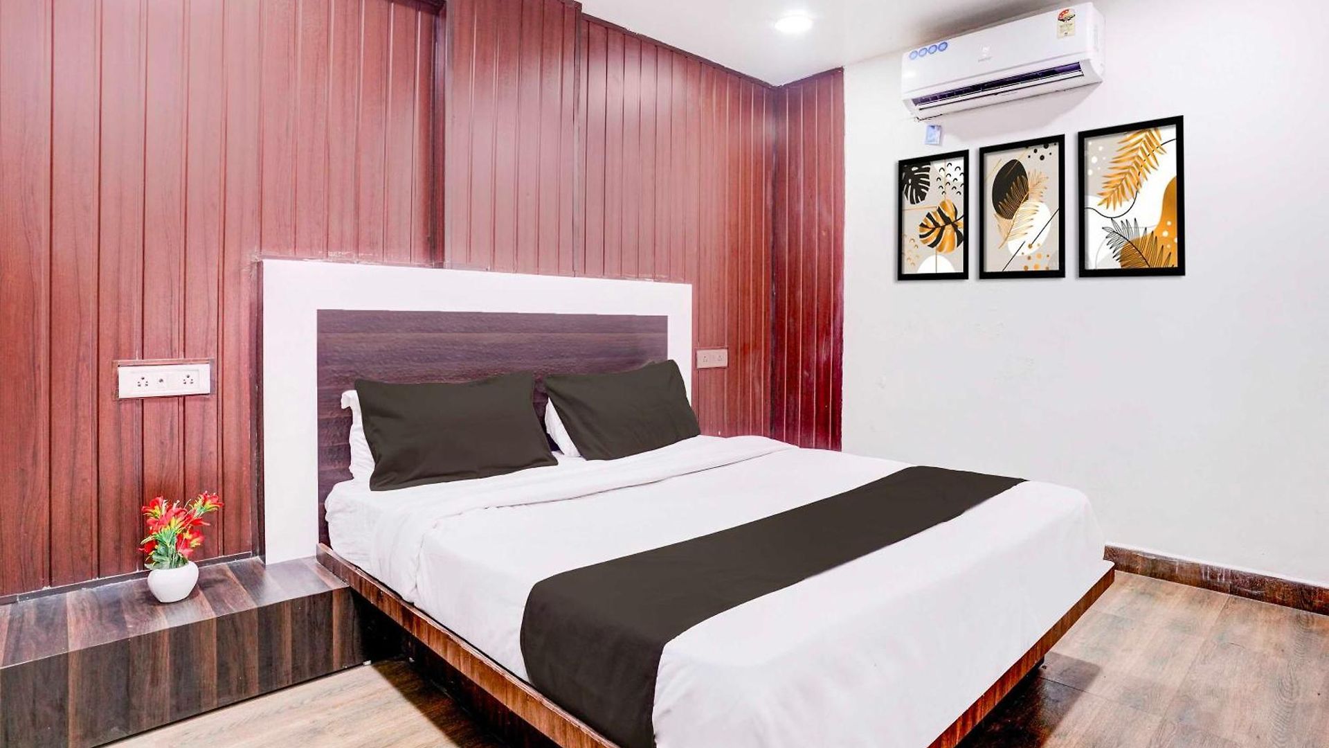 O Versova Metro Station Hotel Mumbai