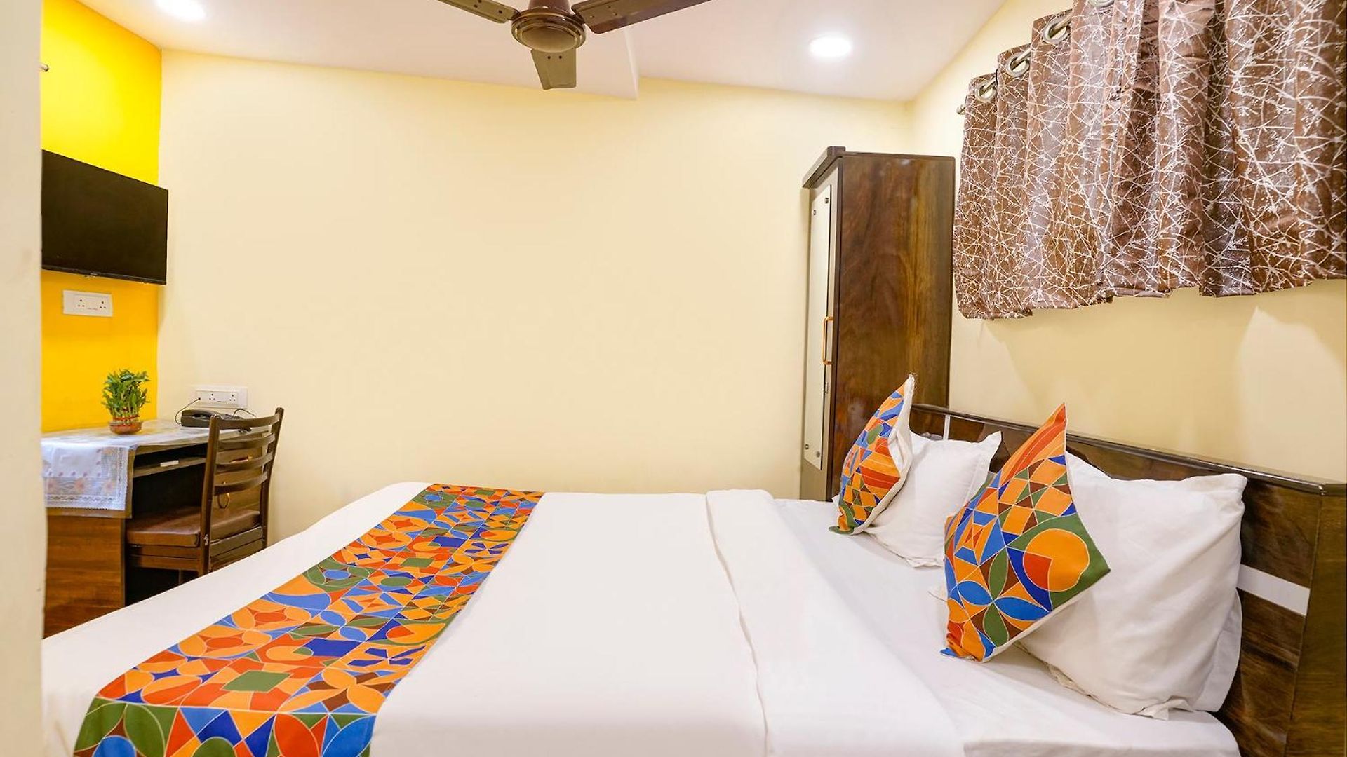 Fabhotel Metro Galaxy - Nesco Exhibition Centre 3* Mumbai