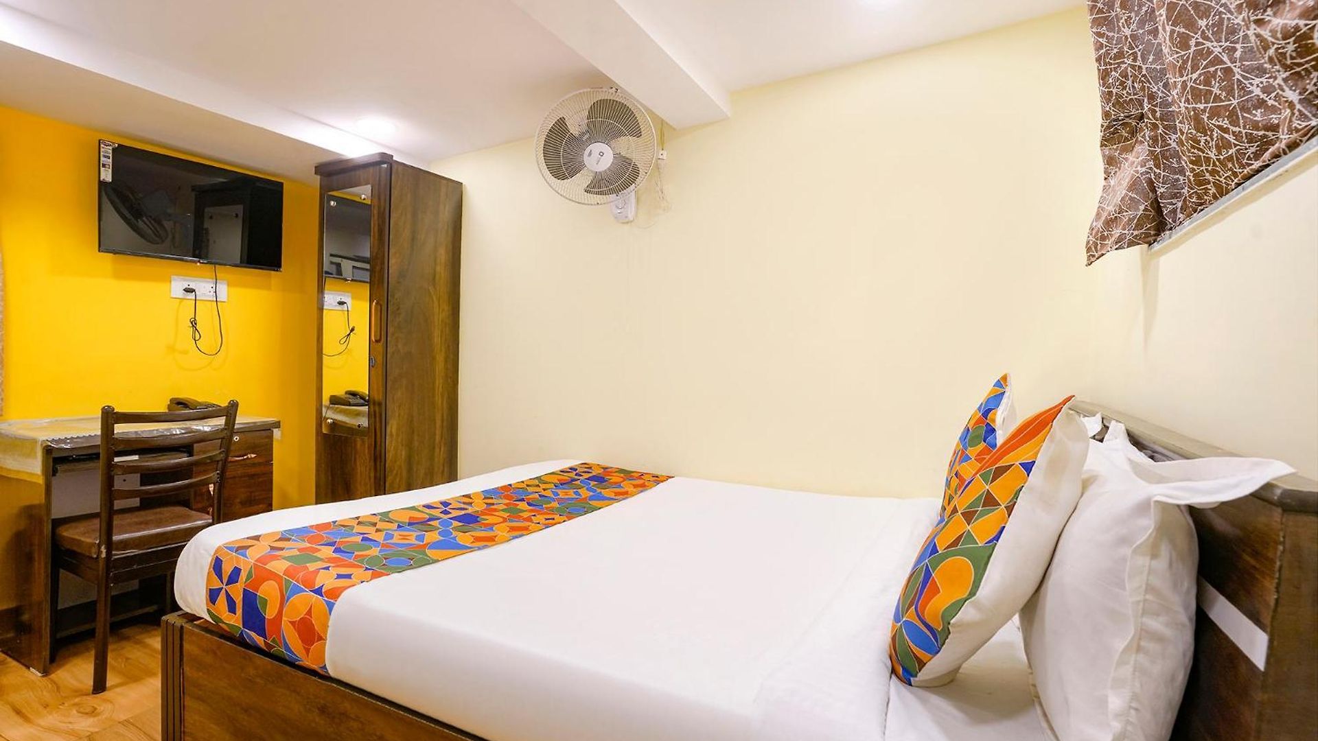 Fabhotel Metro Galaxy - Nesco Exhibition Centre Guest house Mumbai