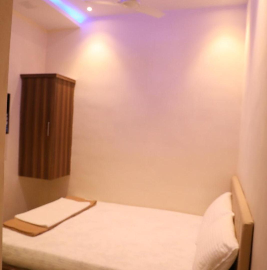 Hotel Galaxy By Glitz Mumbai