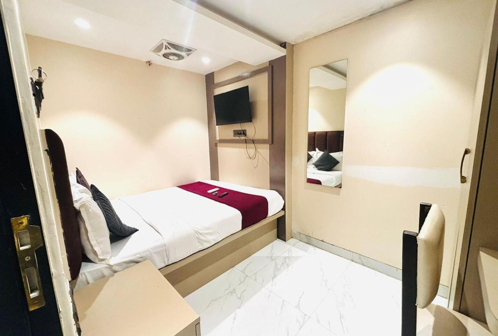 Hotel Dolphin Residency