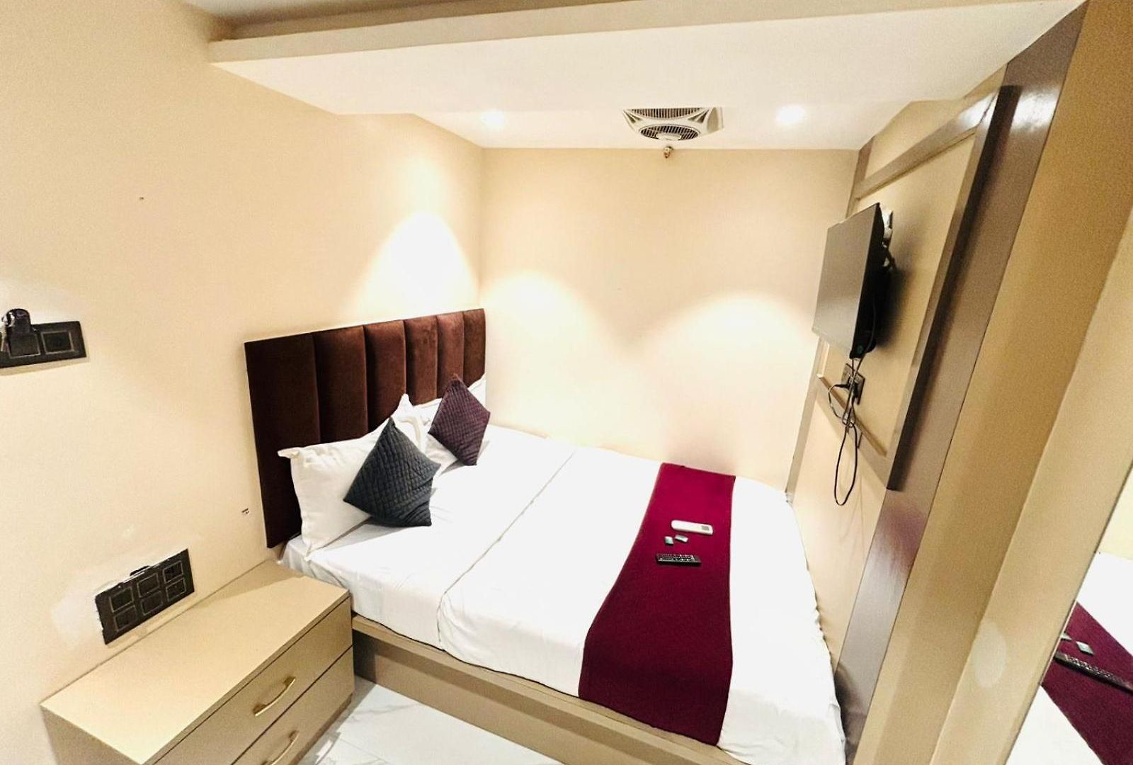 Dolphin Residency Hotel 2*