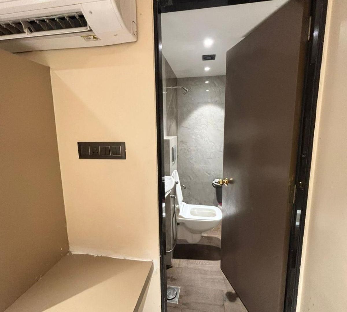 Hotel Dolphin Residency