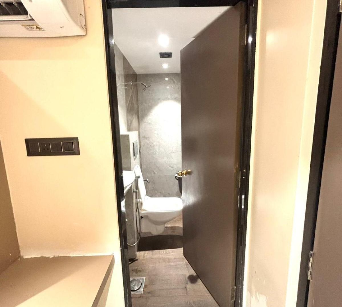 Dolphin Residency Hotel 2*