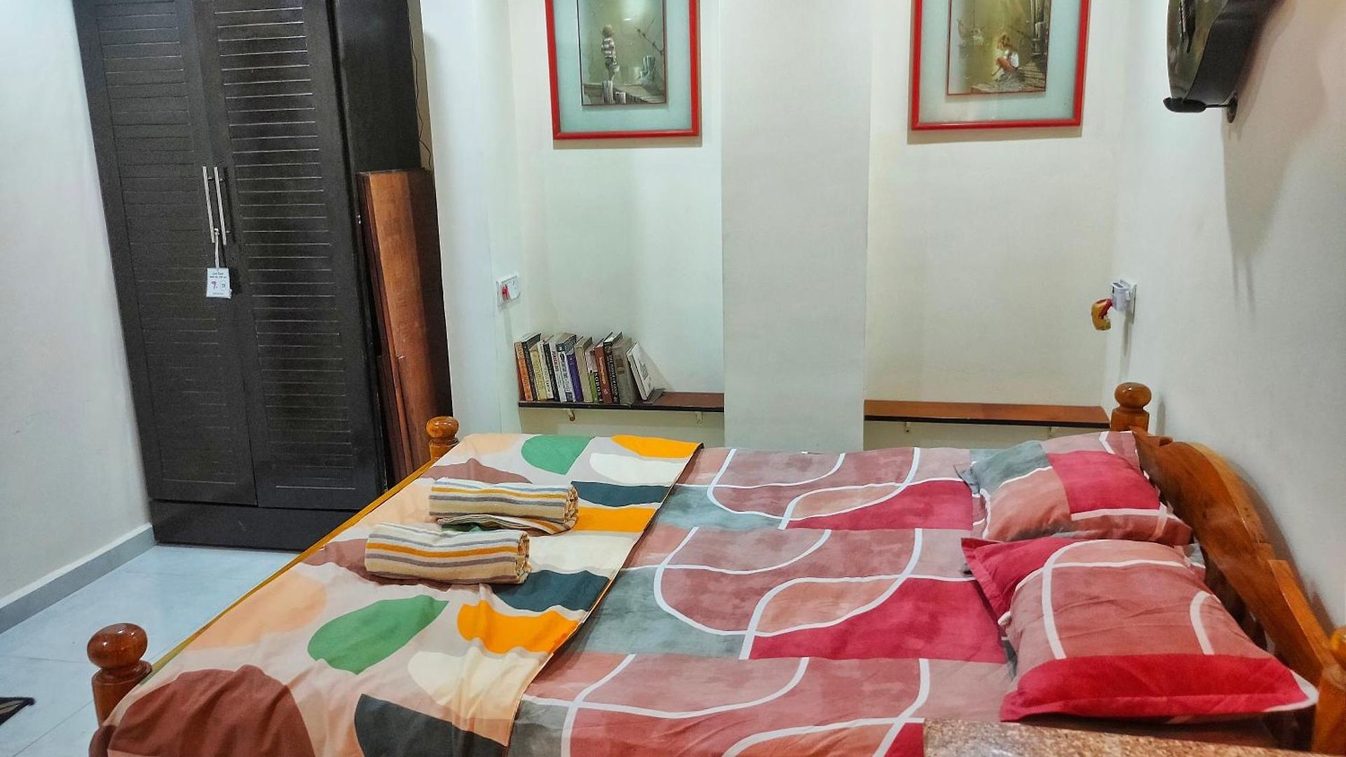 Homestay Ebony - Ac, Kitchenette, Ensuite, Independent Mumbai