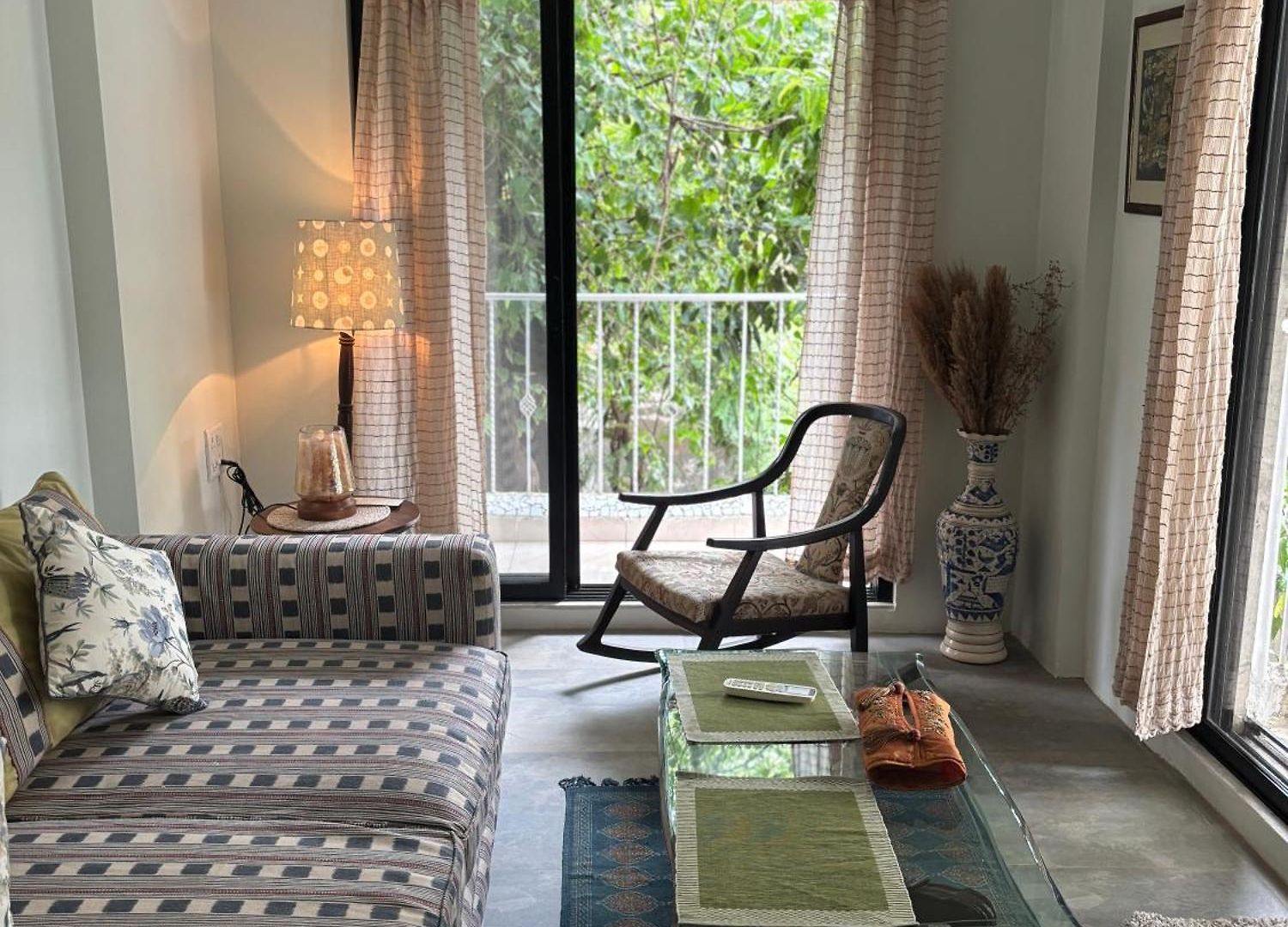 Serene In Chuim Near Carter Road Apartment Mumbai