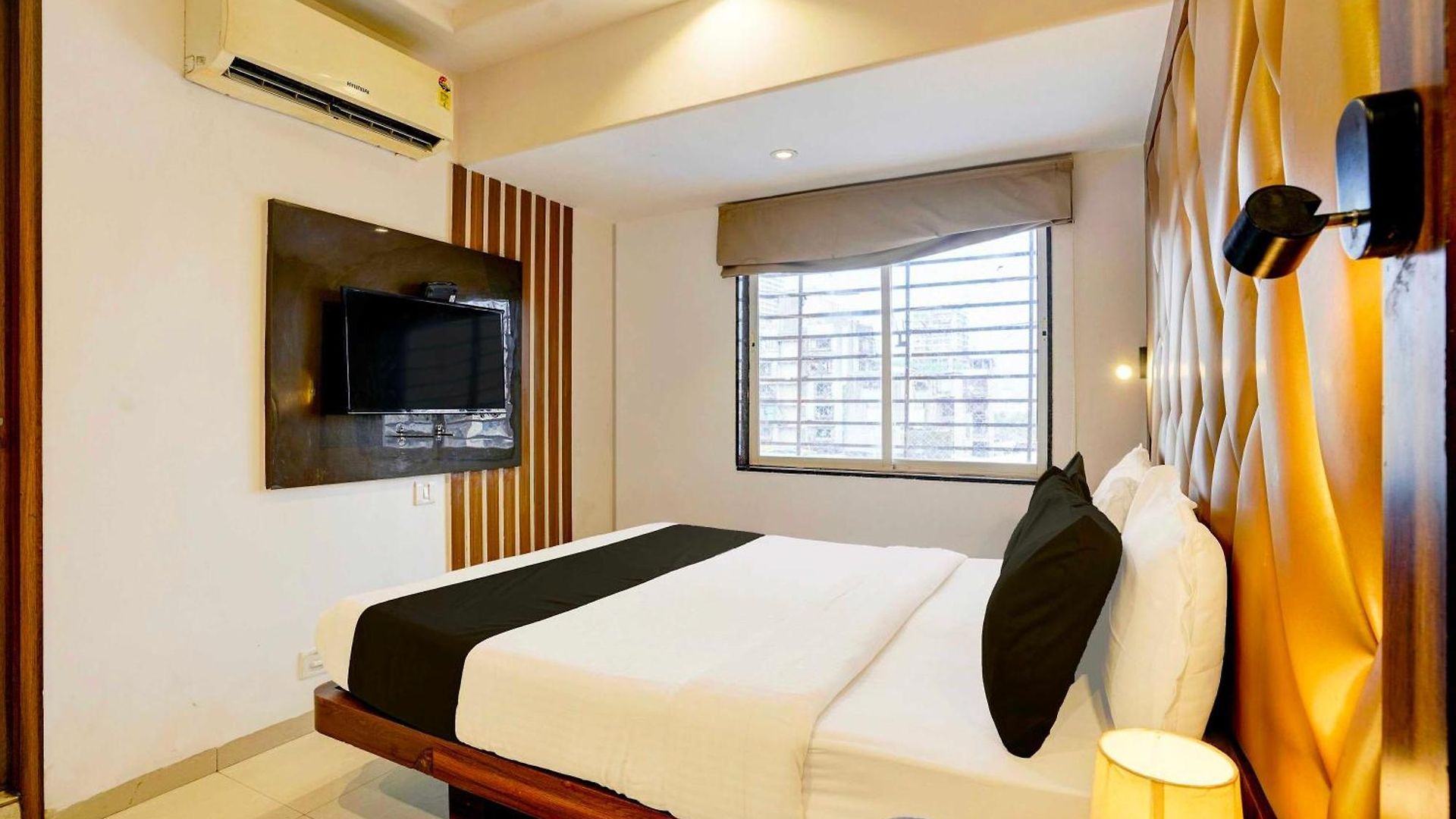 Hotel Collection O Chhatrapati Shivaji Maharaj Metro Station