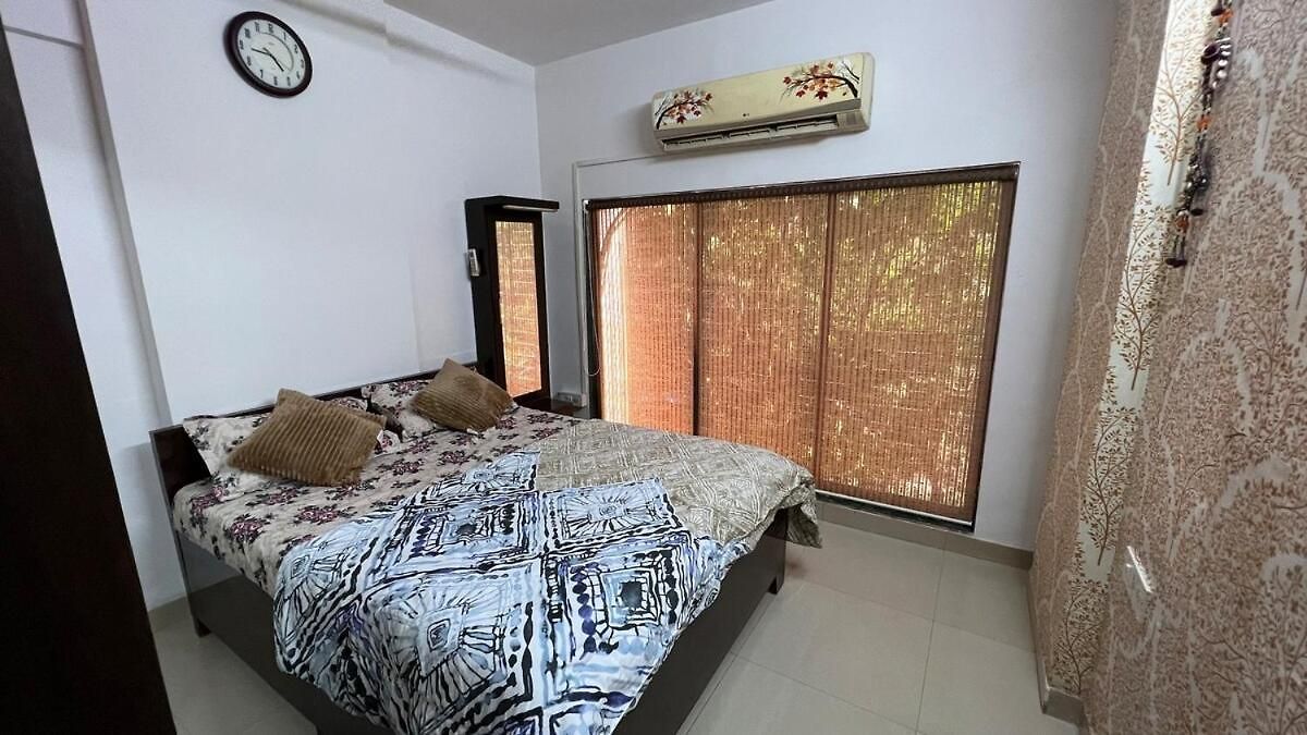 Entire Flat In Andheri West #08 *