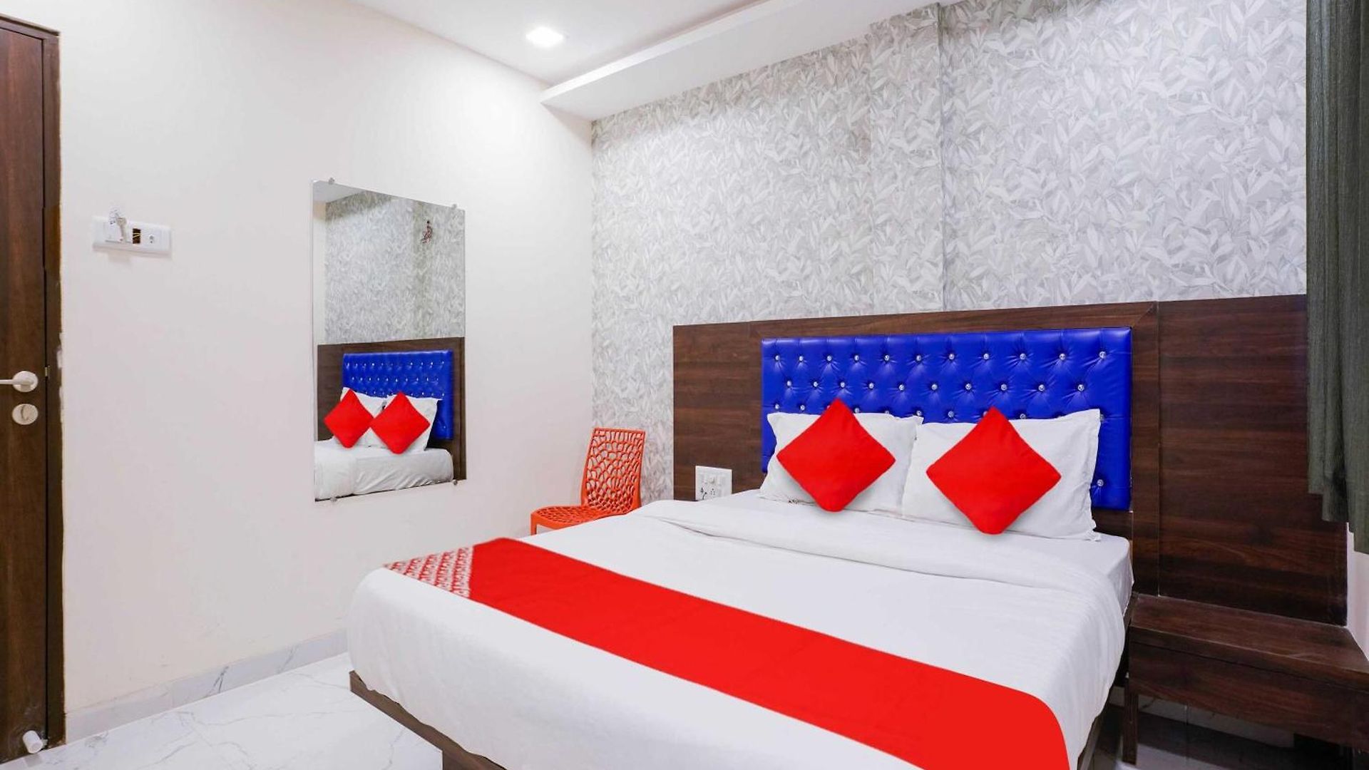 Hotel O King Residency Near Bharat Talkies 4*