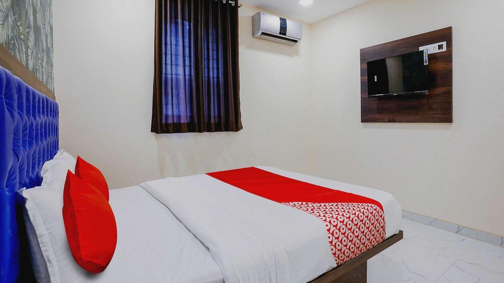 Hotel O King Residency Near Bharat Talkies 4*