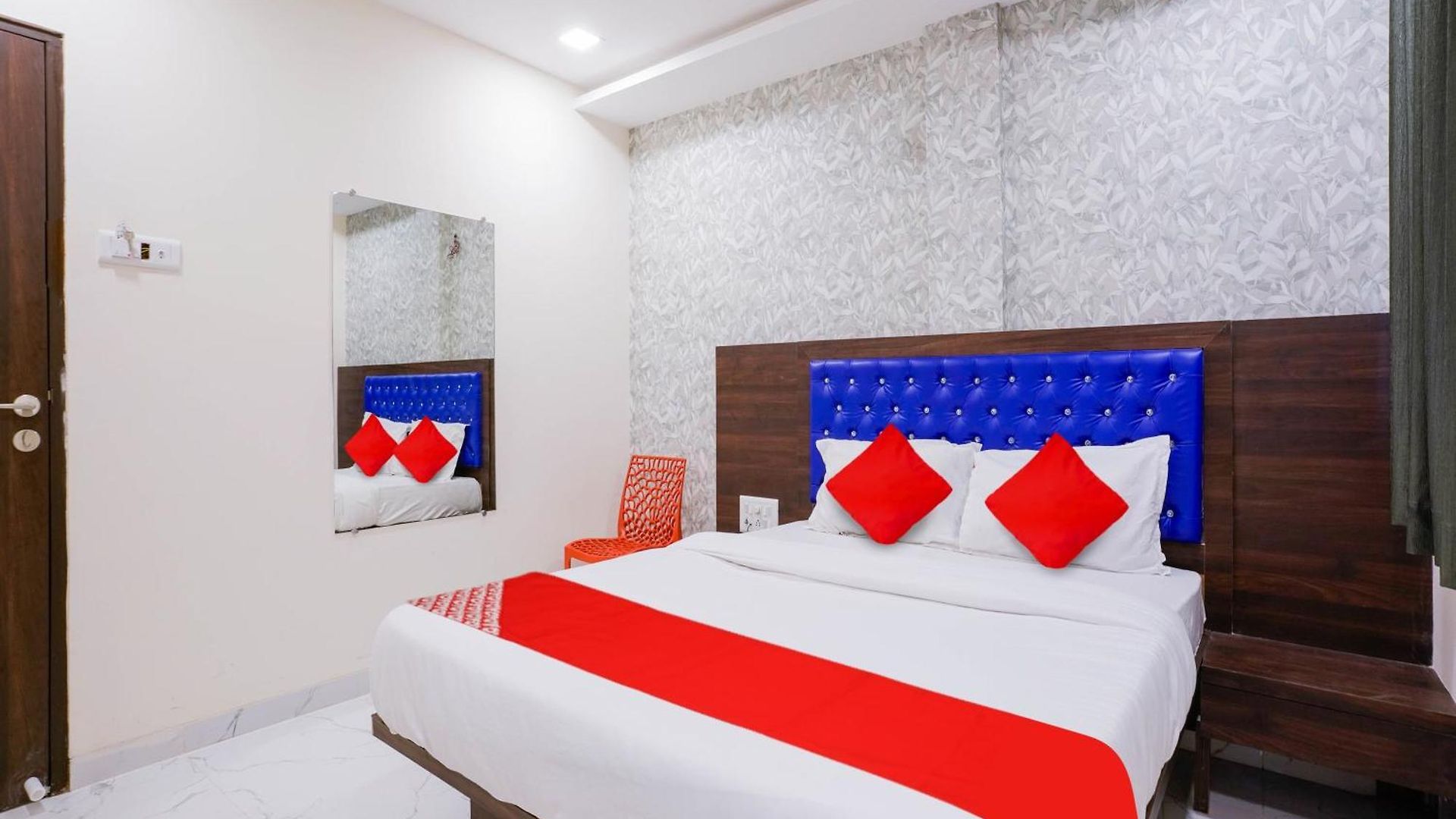 Hotel O King Residency Near Bharat Talkies 4*