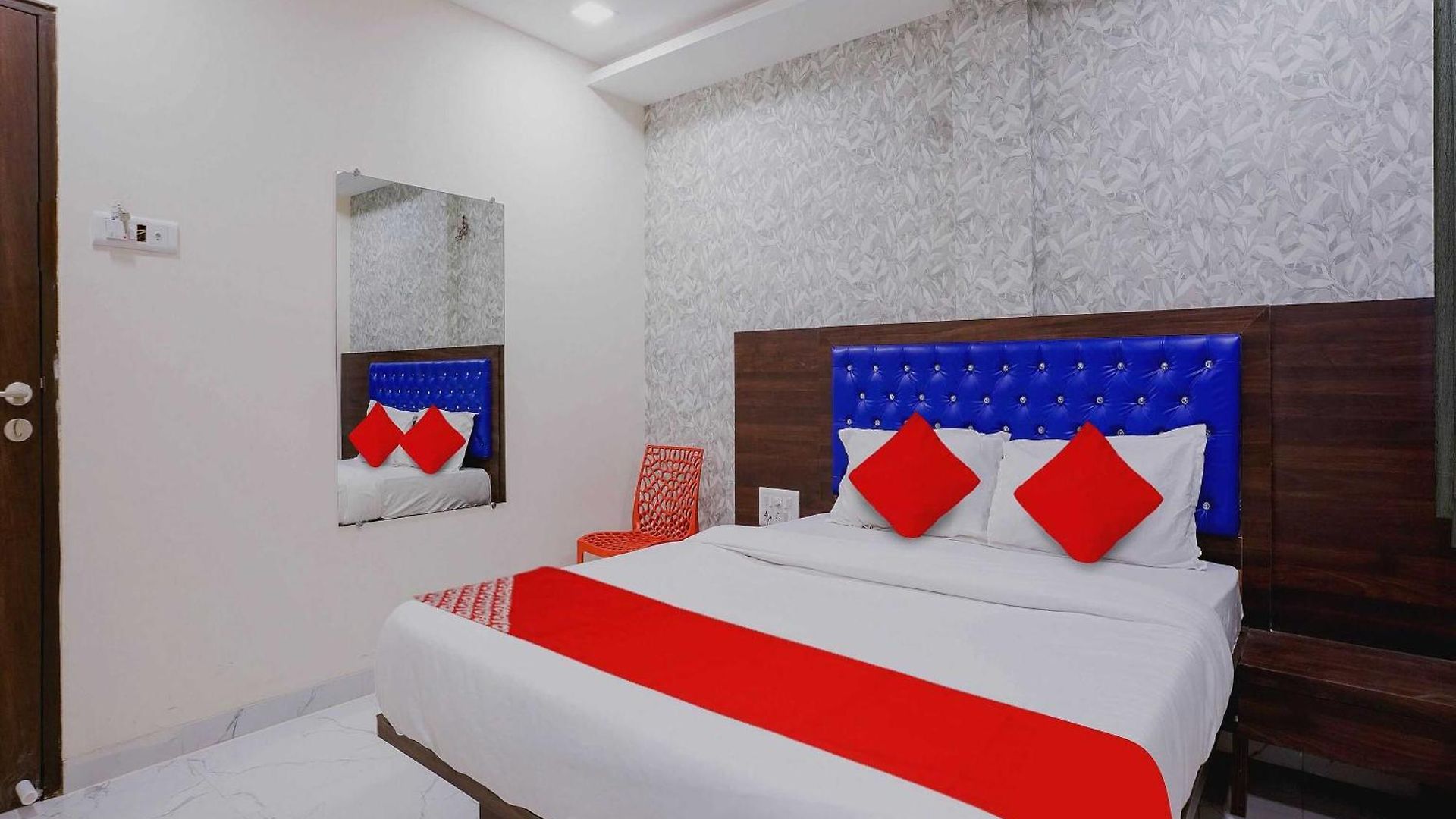 O King Residency Near Bharat Talkies Hotel