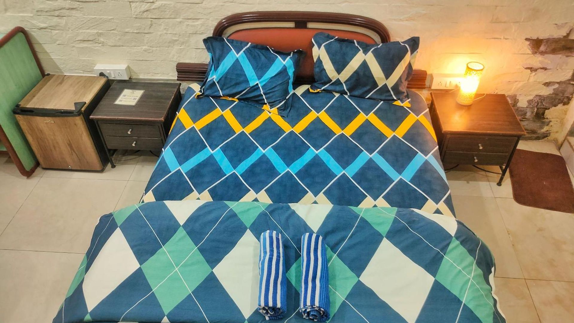Ivory Room, Ac, Smart Tv, Ensuite, Independent Homestay