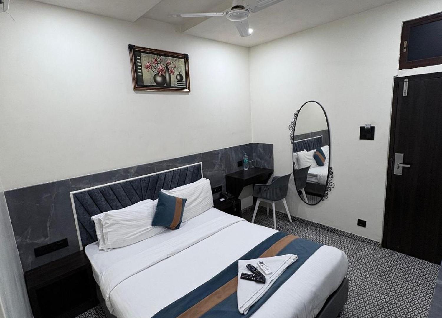 Diamond Hotel 3*