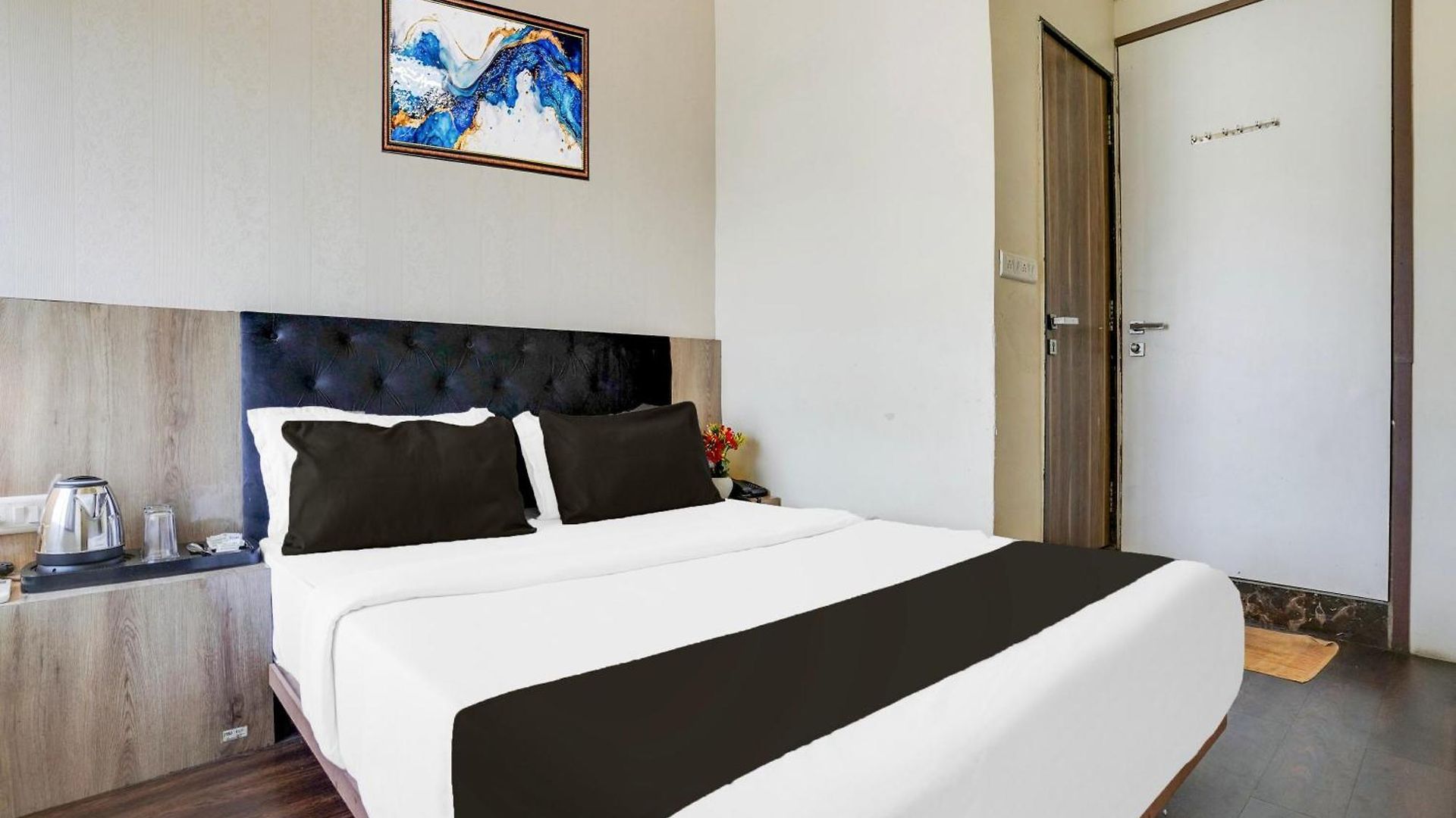 Super Collection O Parle Formerly Freedom Star Hotel 3*