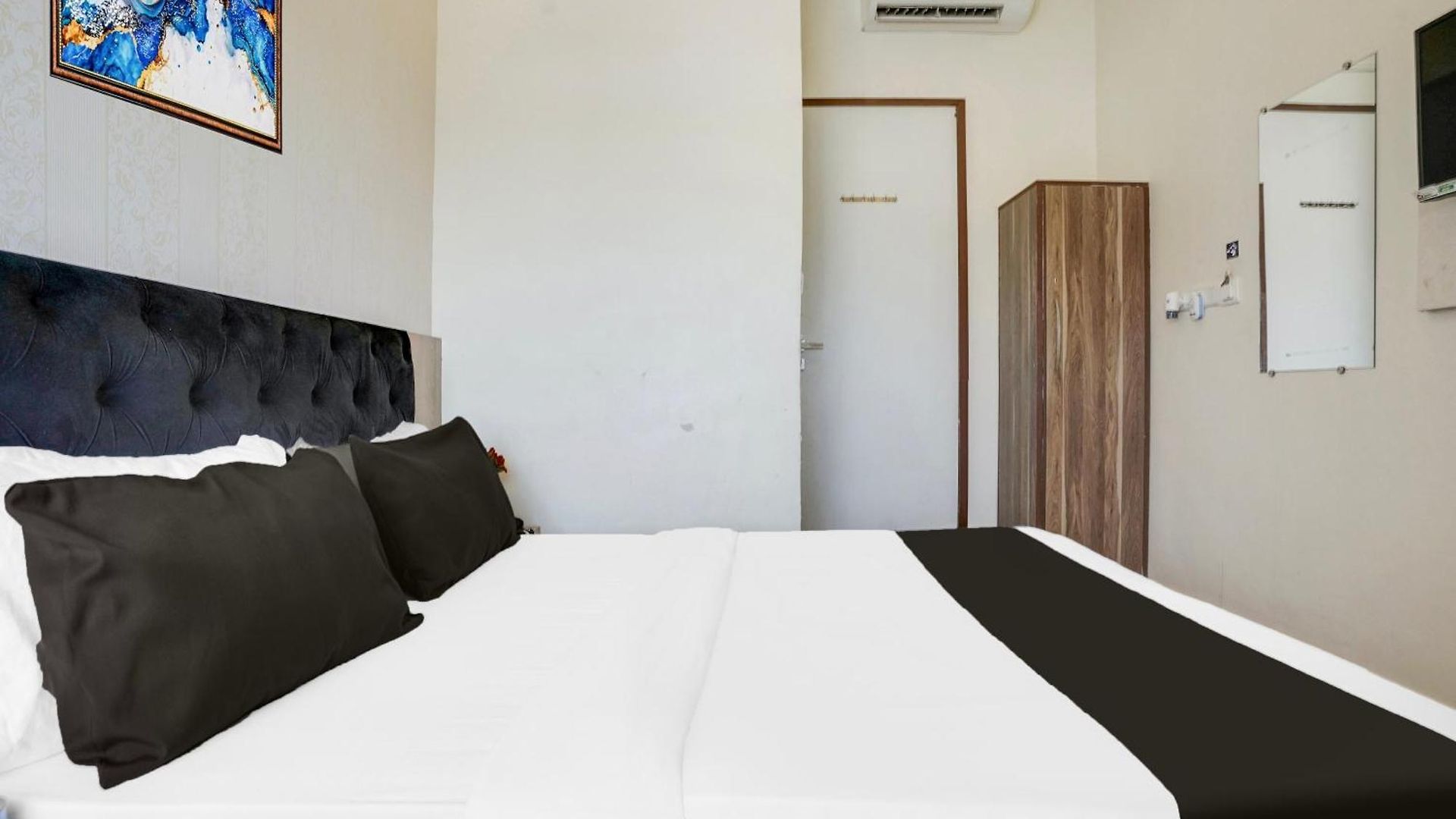 Hotel Super Collection O Parle Formerly Freedom Star